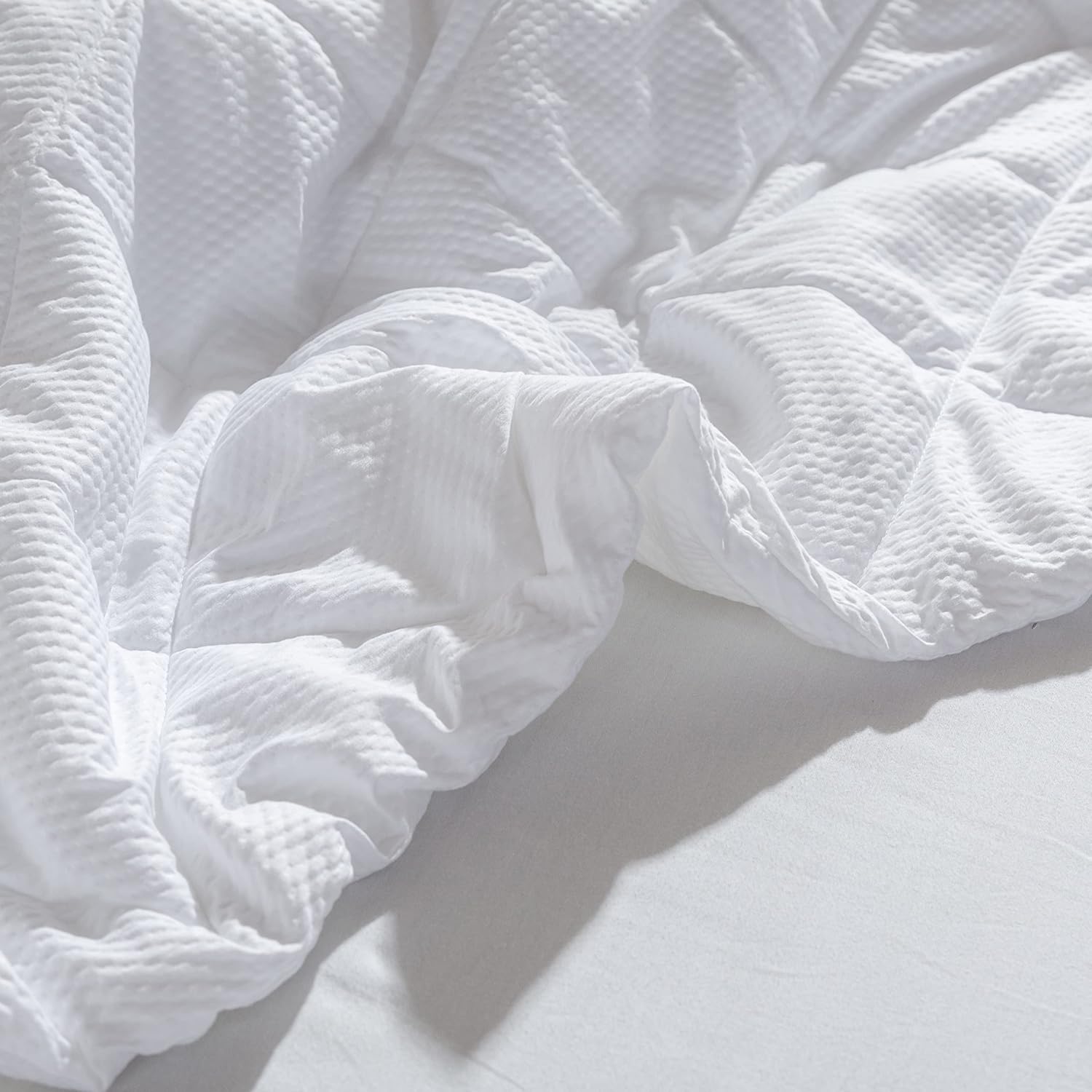 Dorrin Nessin Juego de edredón ligero, 1 manta refrescante de verano con 2 almohadas de cama, ultra suave, 3 piezas reversibles, color blanco,