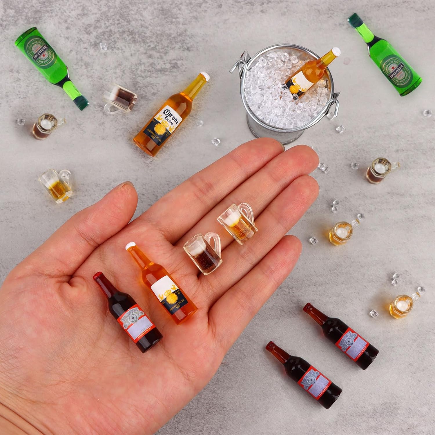 Juego de botellas de cerveza en miniatura de casa de muñecas 112 con cubo en miniatura, cubos de hielo falsos, mini tazas de cerveza para juego de