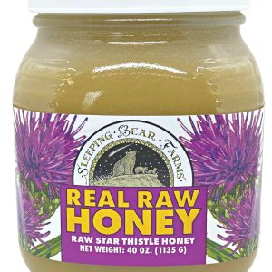 Sleeping Bear Farms 2.5lbs. Miel cruda cosechada por nuestros apicultores, de nuestras colmenas empaquetadas en vidrio Sleeping Bear Farms 2.5lbs. Miel cruda cosechada por nuestros apicultores, de nuestras colmenas empaquetadas en vidrio