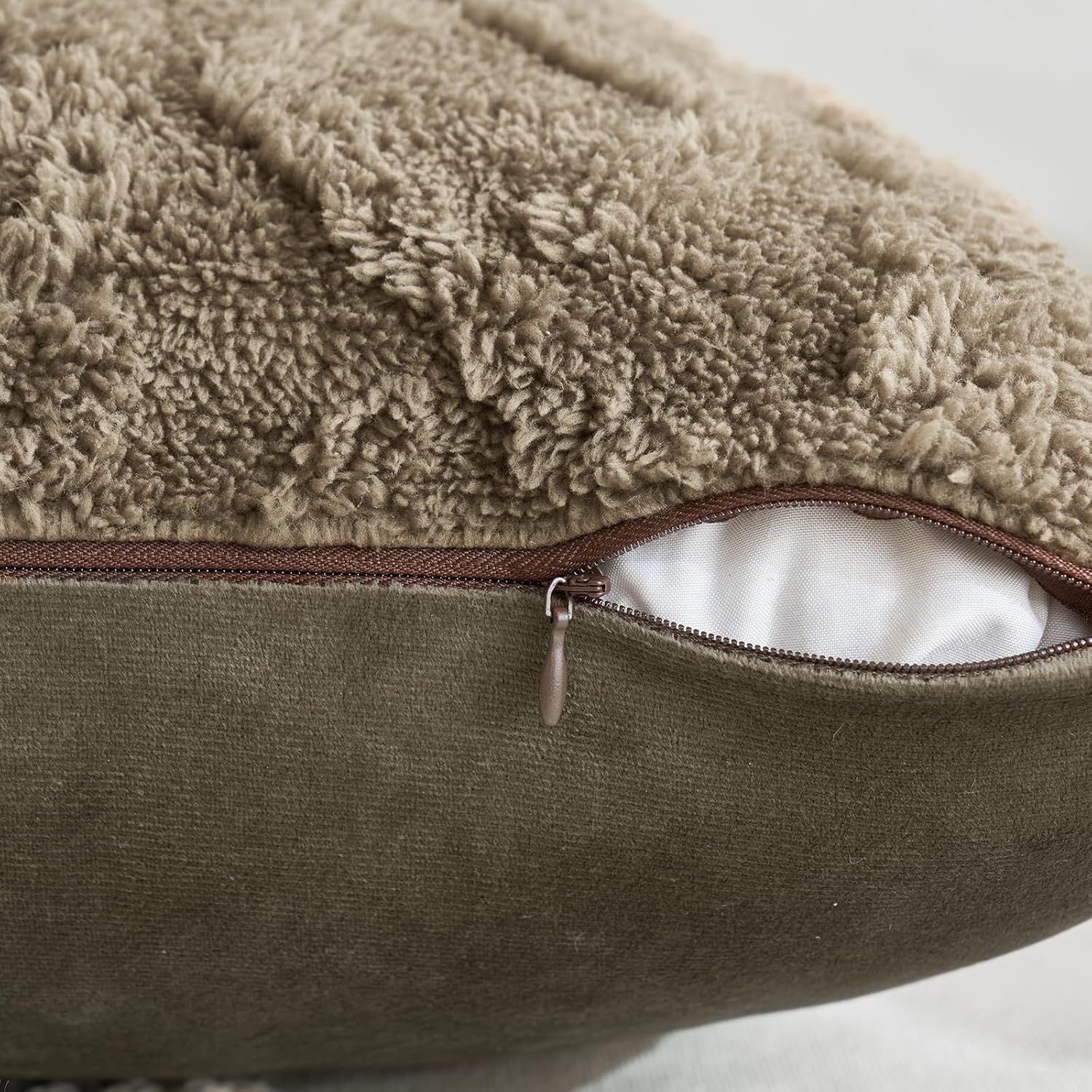 MIULEE Paquete de 2 fundas de almohada decorativas de lana sintética suave, mullida, de forro polar corto, cuadradas, fundas de cojín sólidas para