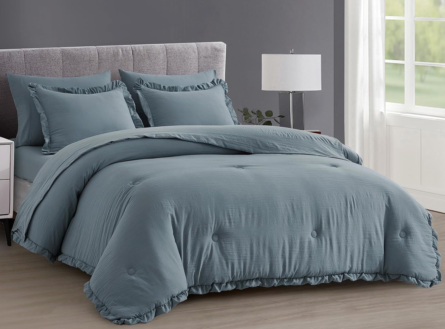 Chezmoi Collection Eleanora – Juego de cama Queen extragrande en una bolsa, 7 piezas con borde de volados, microfibra lavada a piedra con sábanas,