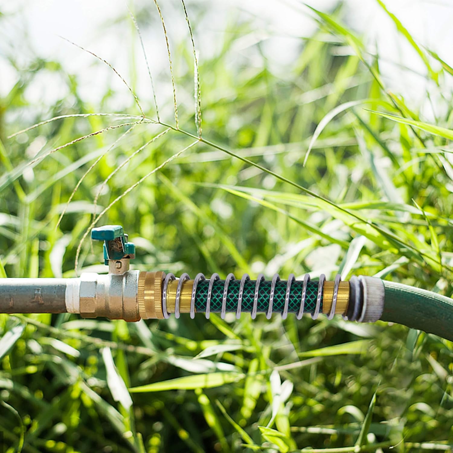 Adaptador de extensión de manguera de jardín, protector de torceduras de manguera con resorte helicoidal, paquete de 2