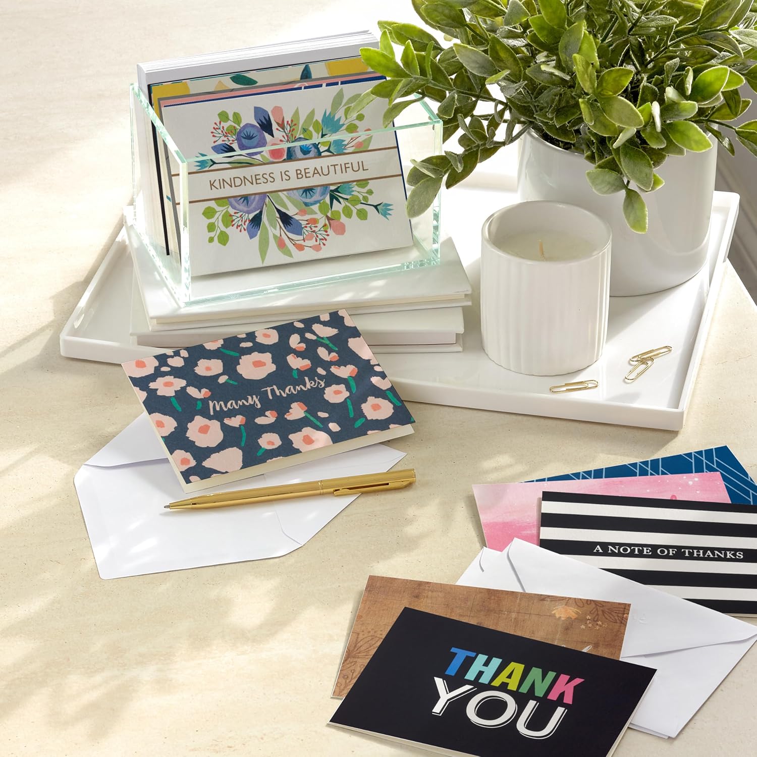Hallmark Surtido de tarjetas de agradecimiento a granel (48 tarjetas en blanco con sobres) rosa, negro, dorado, floral