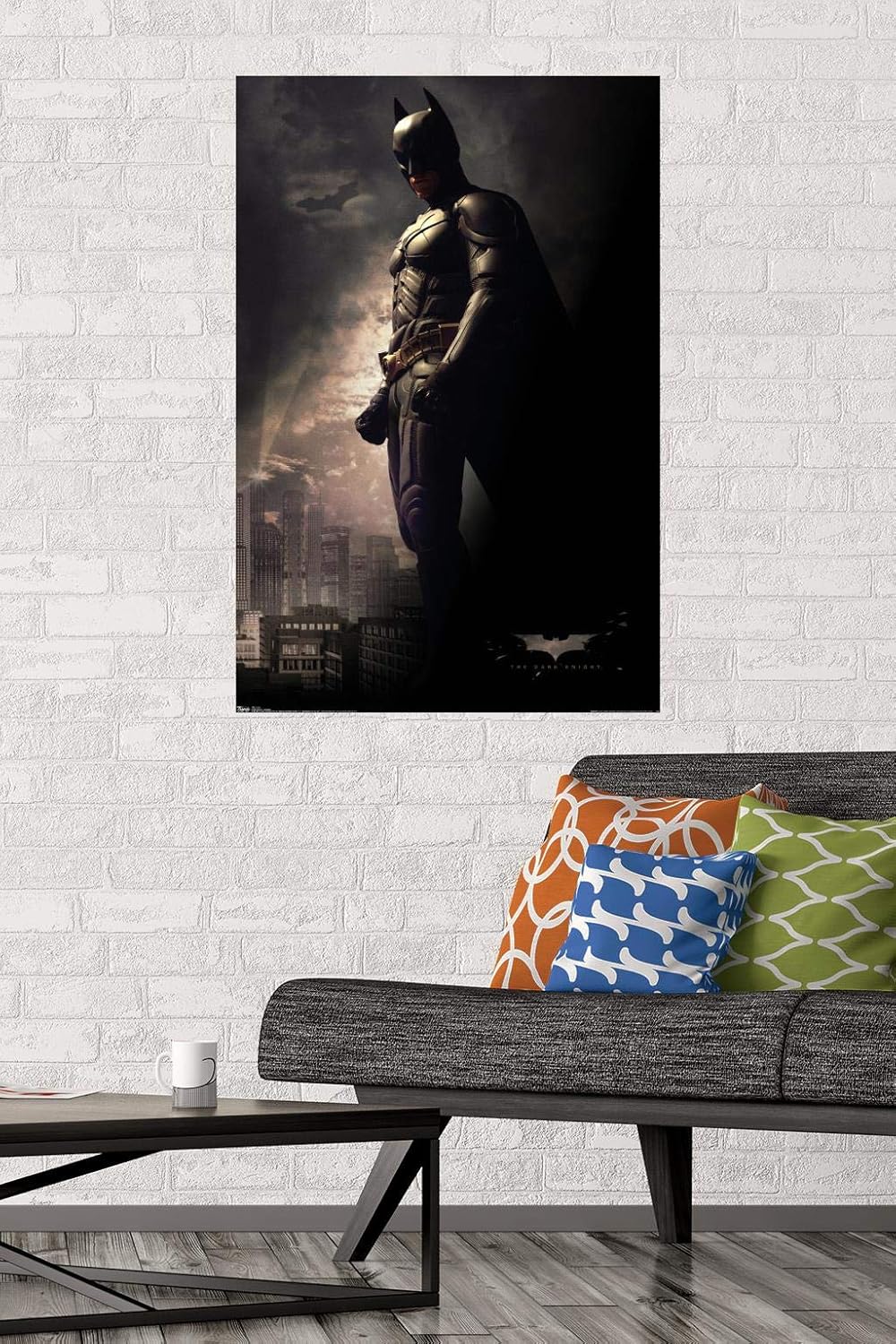 Trends International DC Comics Movie – Póster de pared de Batman en las sombras, 22.375 x 34 pulgadas, póster premium y paquete de montaje