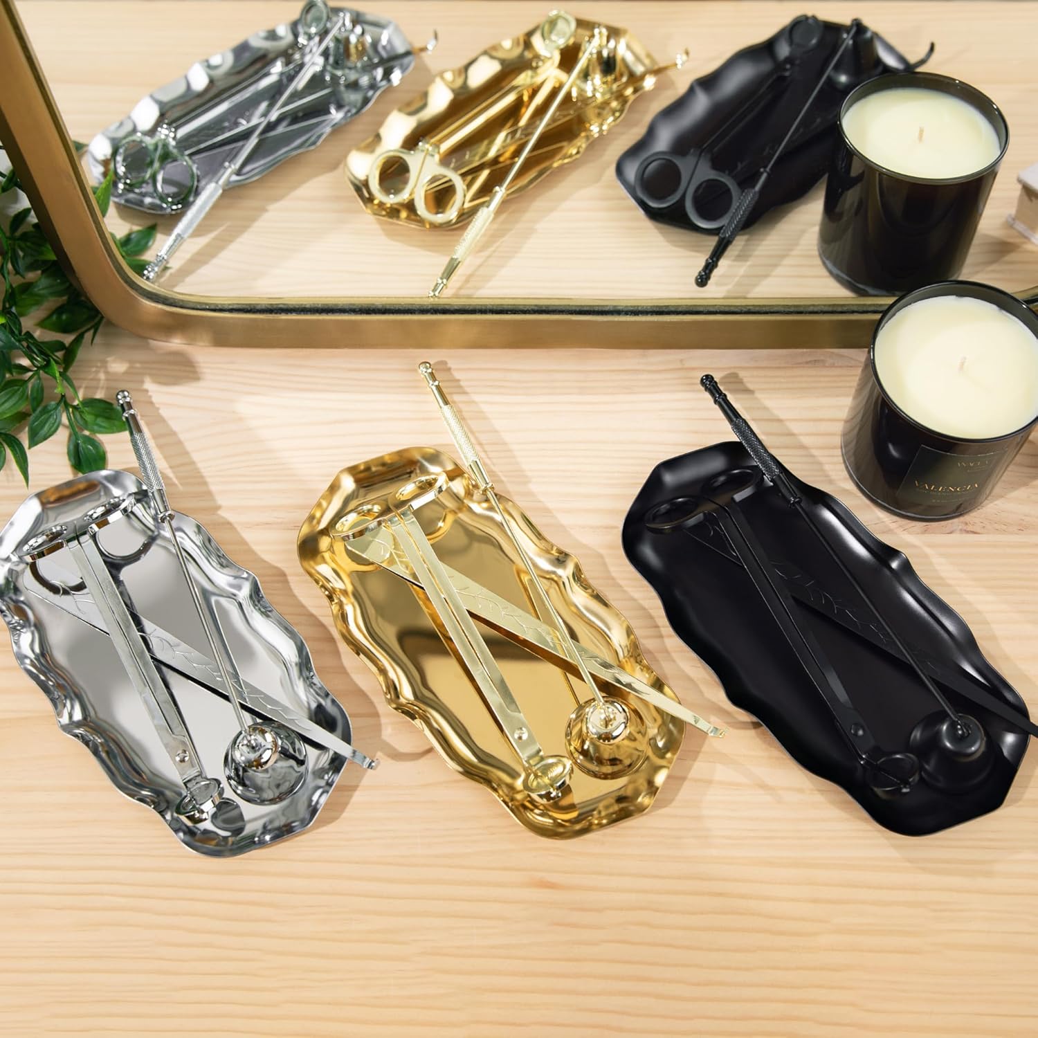 Anacua House  Juego de 4 accesorios para velas  Bandeja metálica festoneada  Snuffer de velas  Cortador de mecha de vela  Dipper de velas (negro)