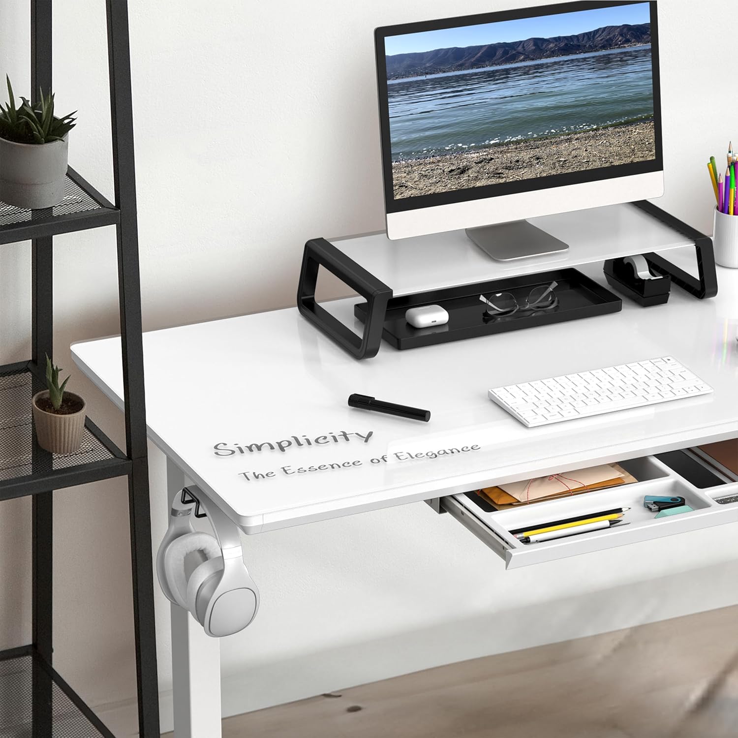 SHW  48 pulgadas  Escritorio eléctrico de altura ajustable de vidrio de una pieza completa  Elevador de monitor y cajón incluidos  Blanco