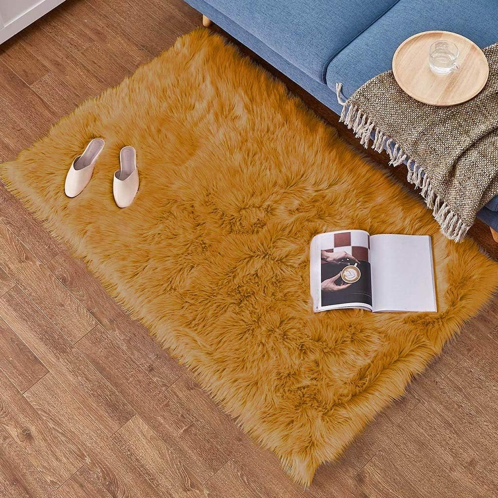 Scceatti Alfombra de baño lavable de 35 x 24 pulgadas, alfombra de baño dorada de lana de oveja sintética, antideslizante, alfombra lanuda para
