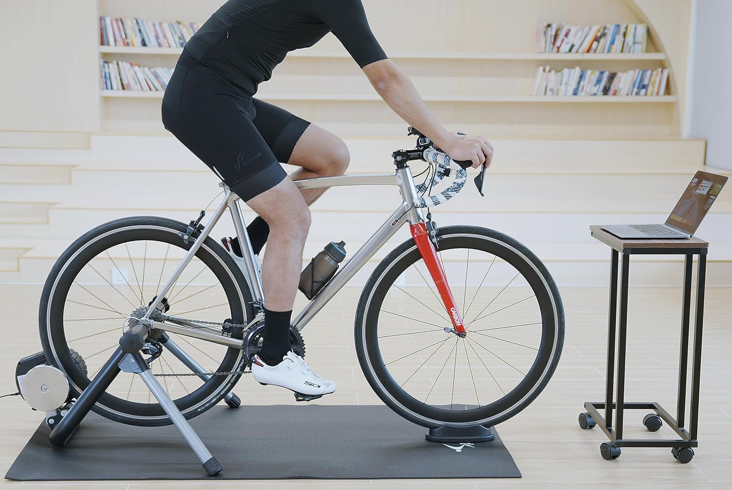 Sportneer Entrenador de bicicleta – Entrenador de bicicleta estacionario inteligente compatible con conexión Bluetooth y ANT+ – Soporte de