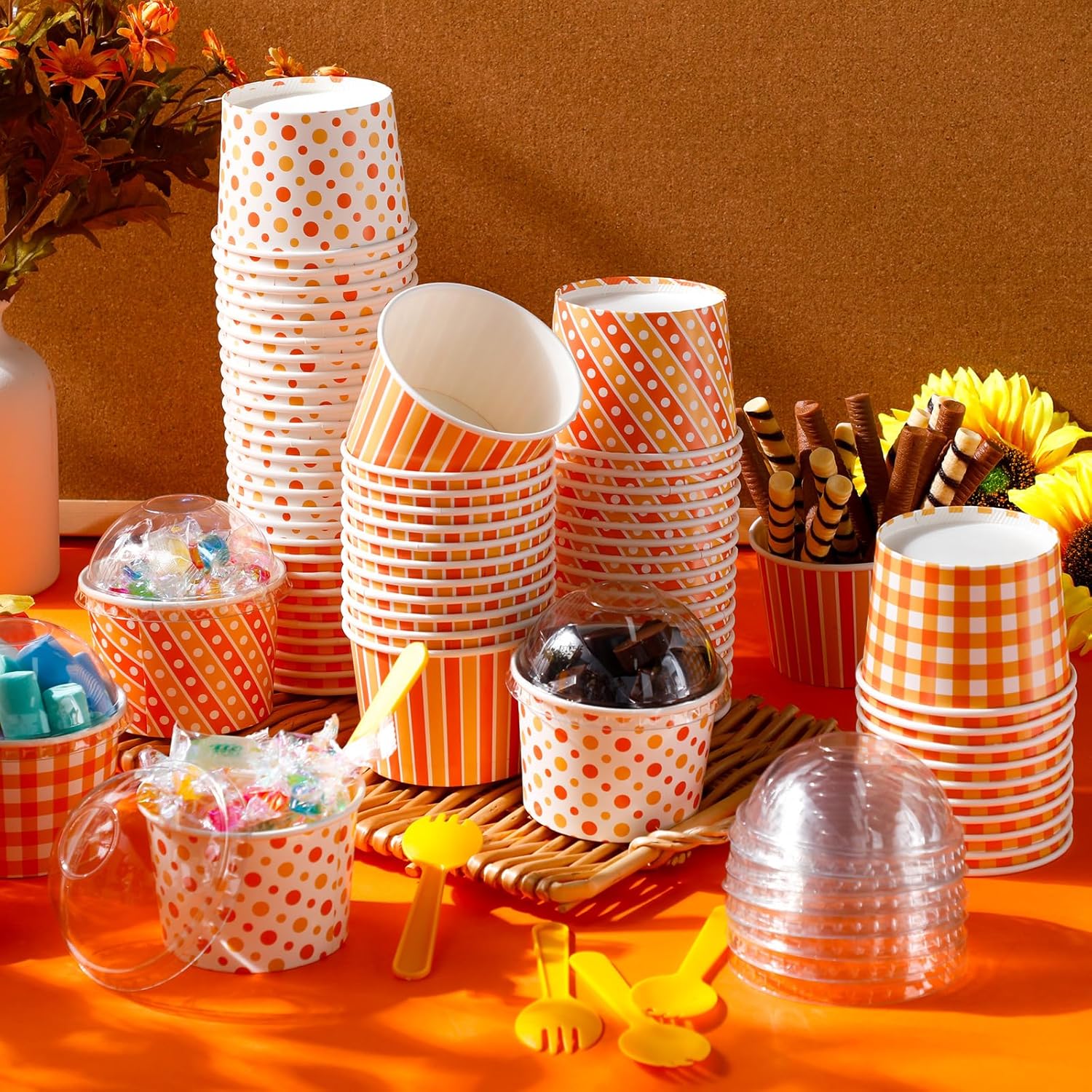 Nosiny Juego de 180 vasos de papel desechables de otoño con tapas de cúpula y cucharas, 80 tazas de otoño de 9 onzas, 100 cucharas, tazas de postre,