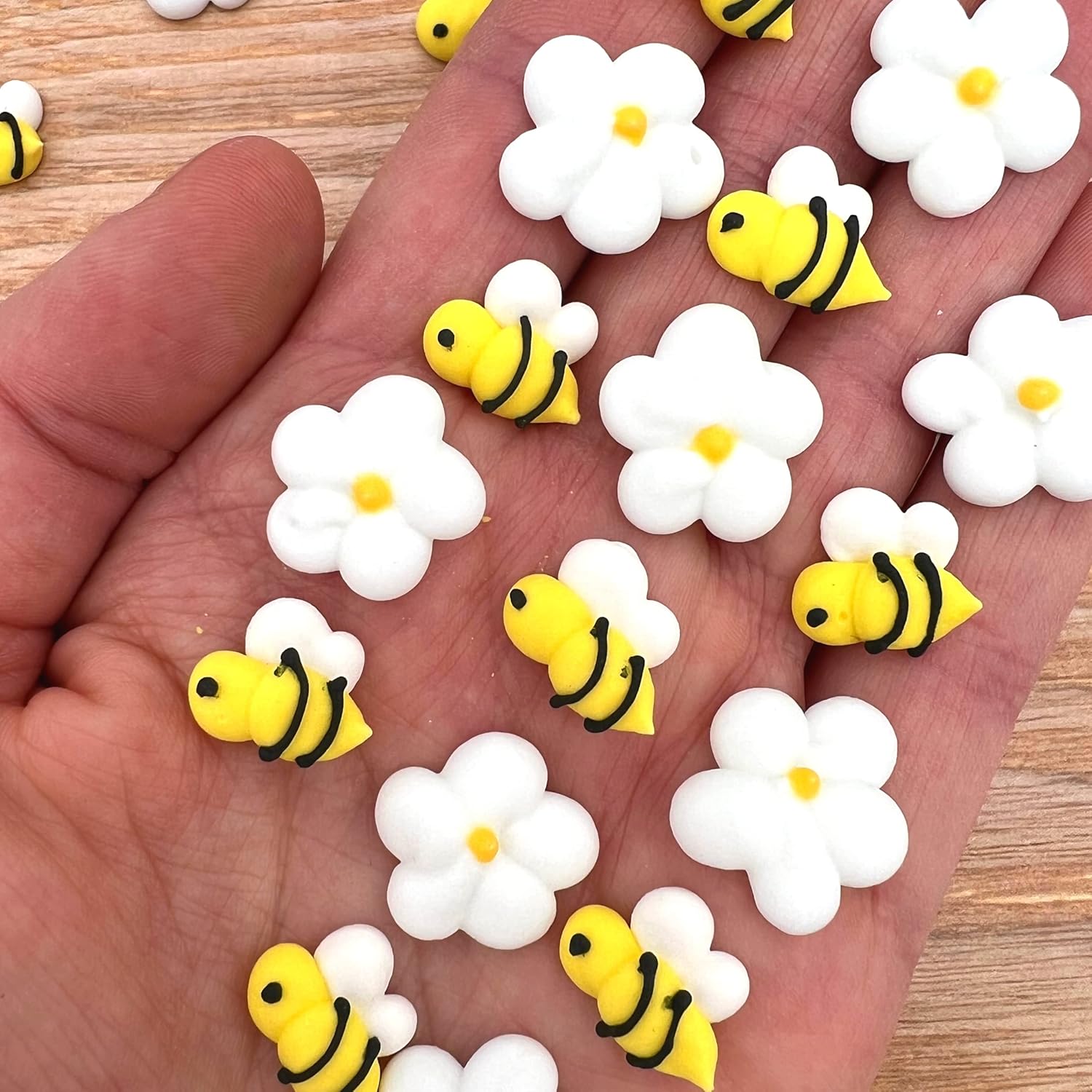16 abejas y margaritas glaseadas  Mini abejas glaseadas  Margaritas comestibles  Flores de glaseado  Gránulos de abeja  Gránulos personalizados