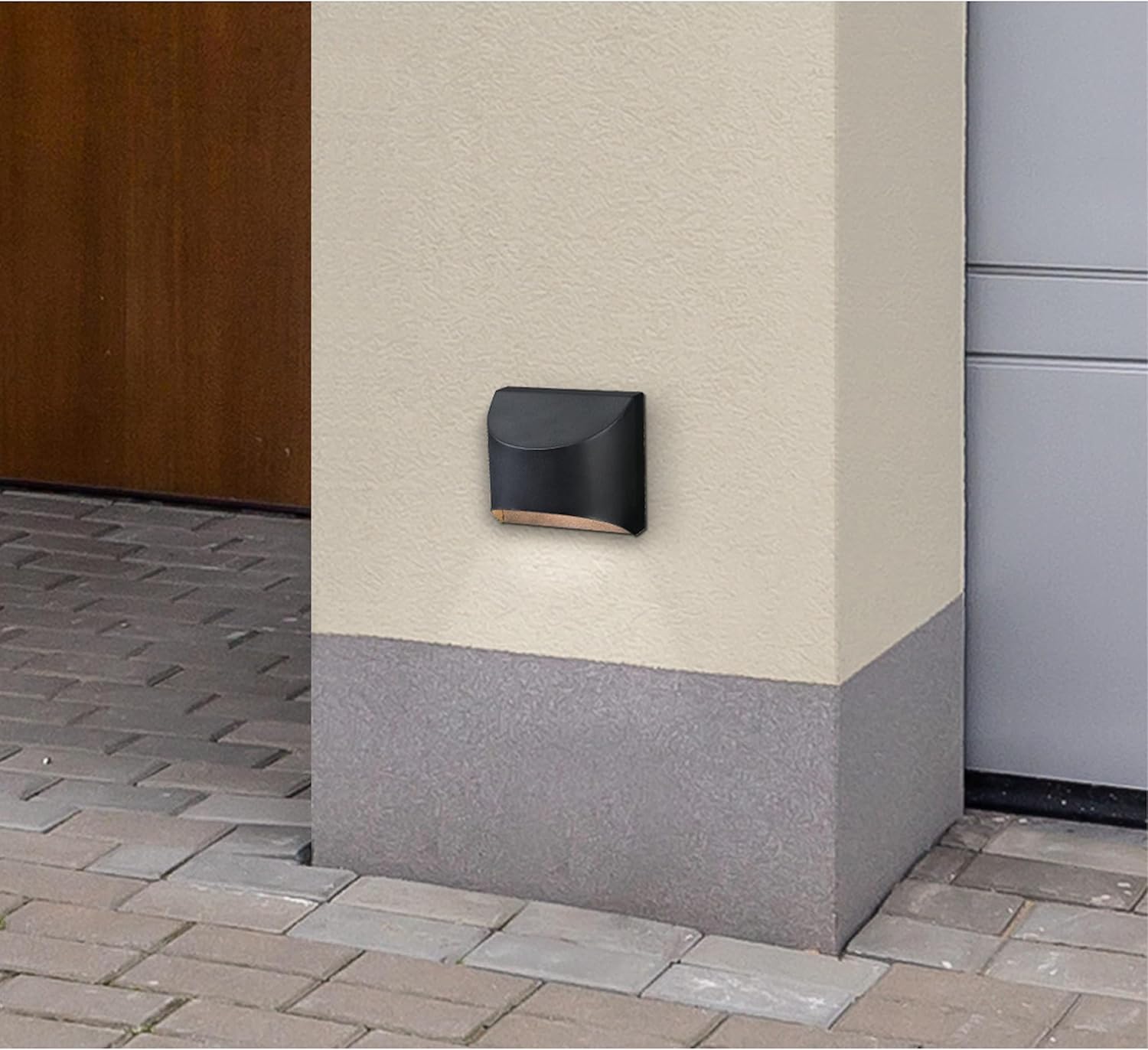 Westinghouse Lighting 6122800 Nardella – Lámpara de pared LED de transición regulable para exteriores, acabado negro texturizado, apto para cielo