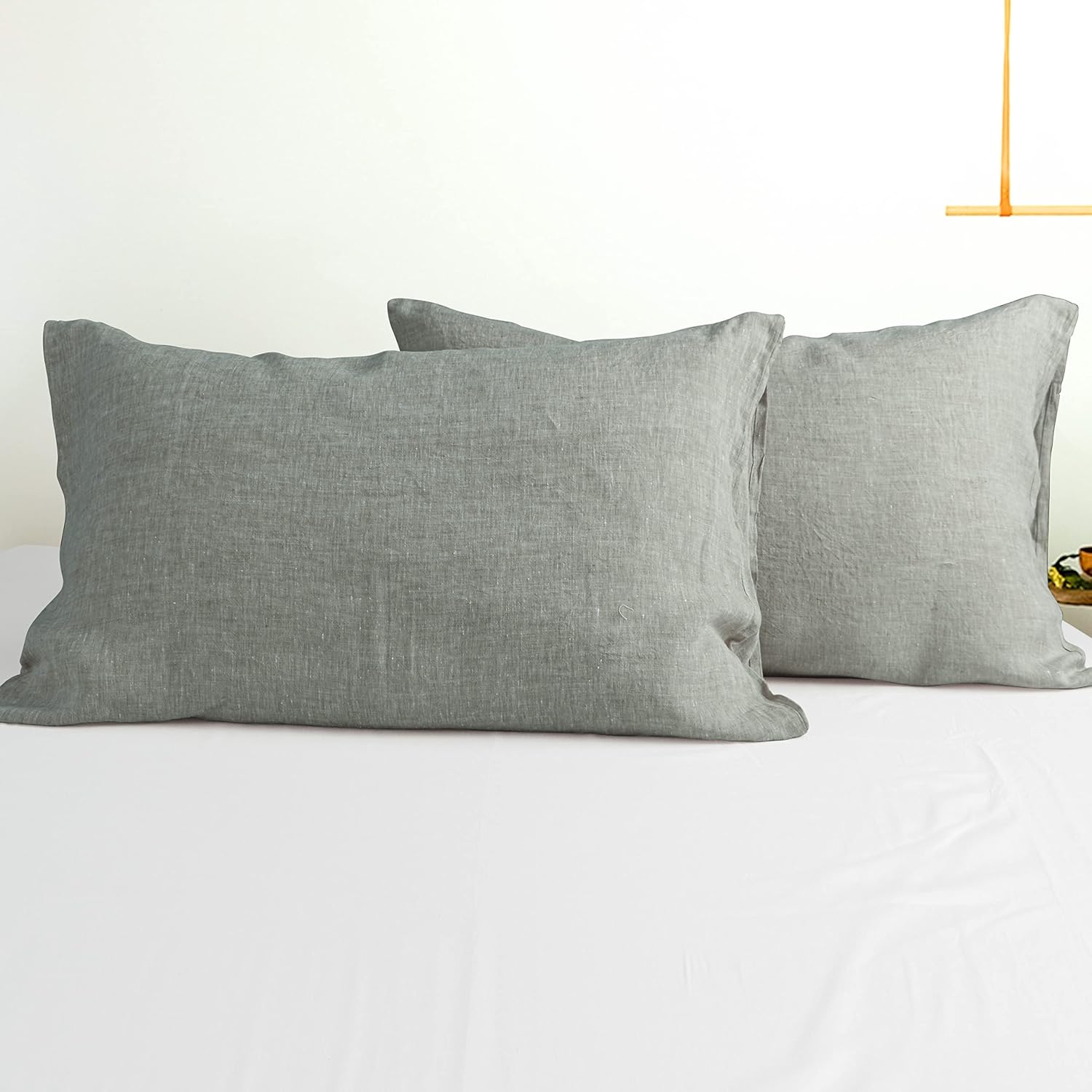 NTBAY Paquete de 2 fundas de almohada Queen de 100 % lino francés, transpirables y refrescantes, con cierre de sobre para personas que duermen con