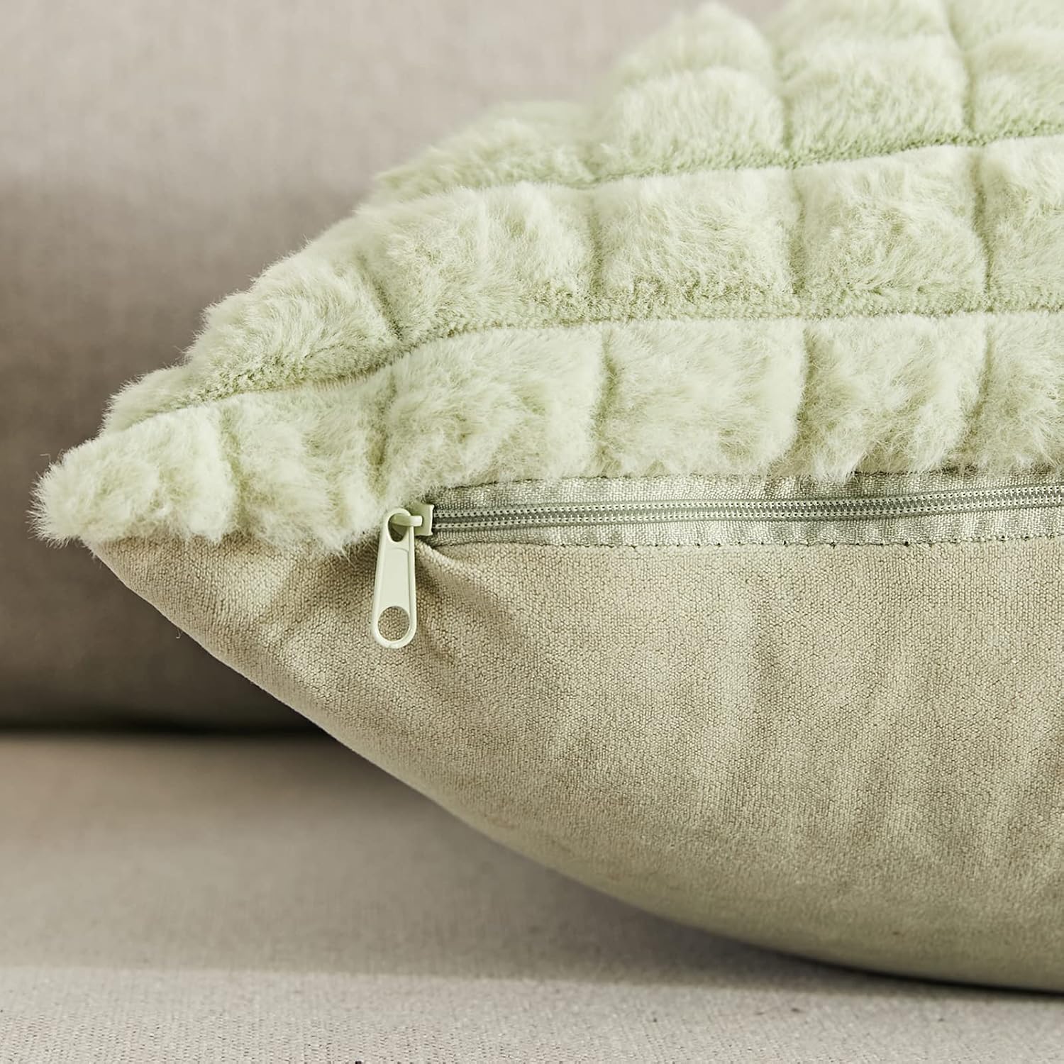 Juego de 2 fundas de almohada de felpa de piel sintética de 12 x 20 pulgadas, fundas de almohada cuadradas decorativas suaves y acogedoras a cuadros