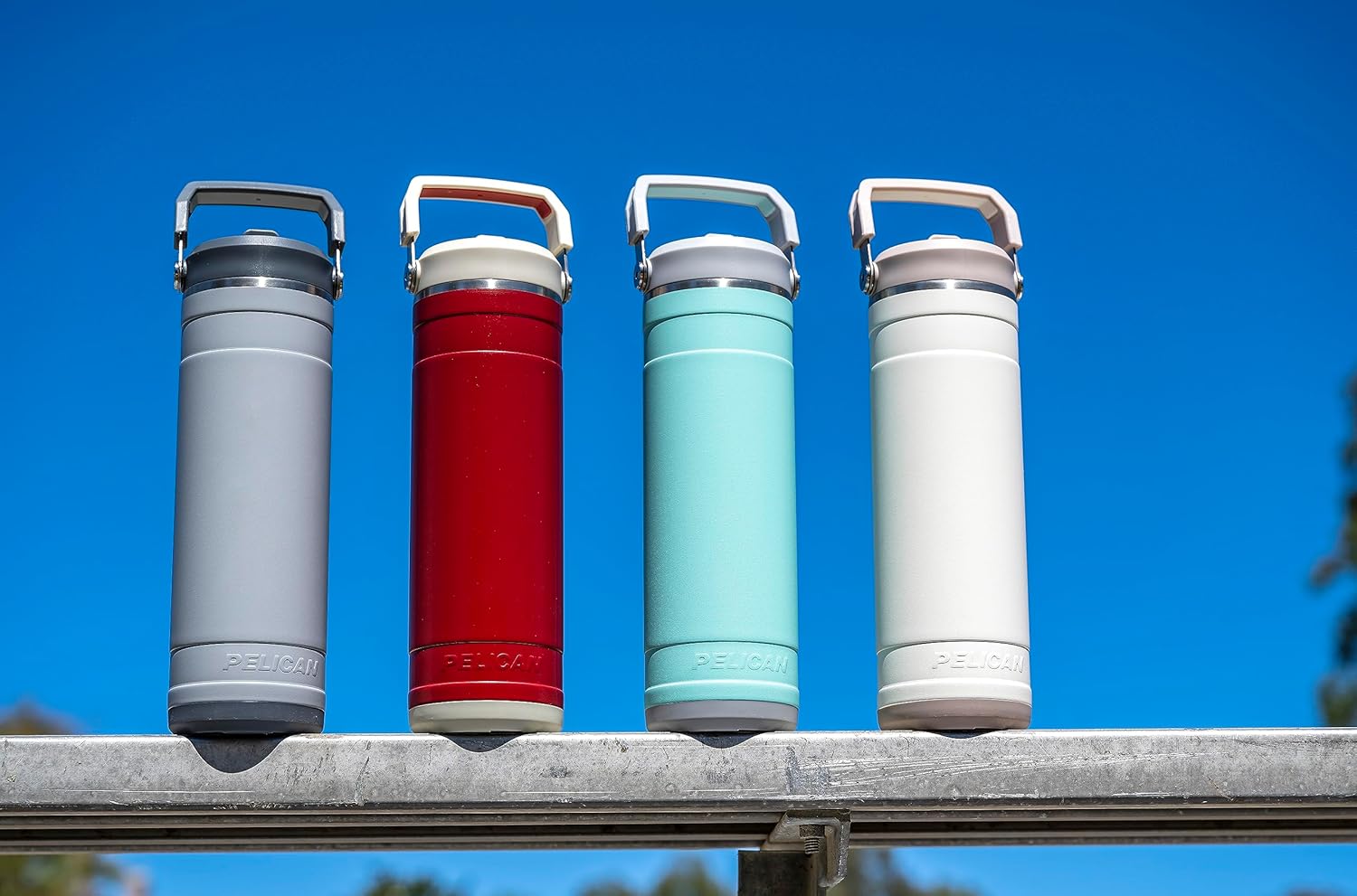 Pelican Hydration Pelican Pacific – Vaso aislado al vacío de 26 onzas, acero inoxidable reciclado de doble pared de viaje con doble tapa, botella de