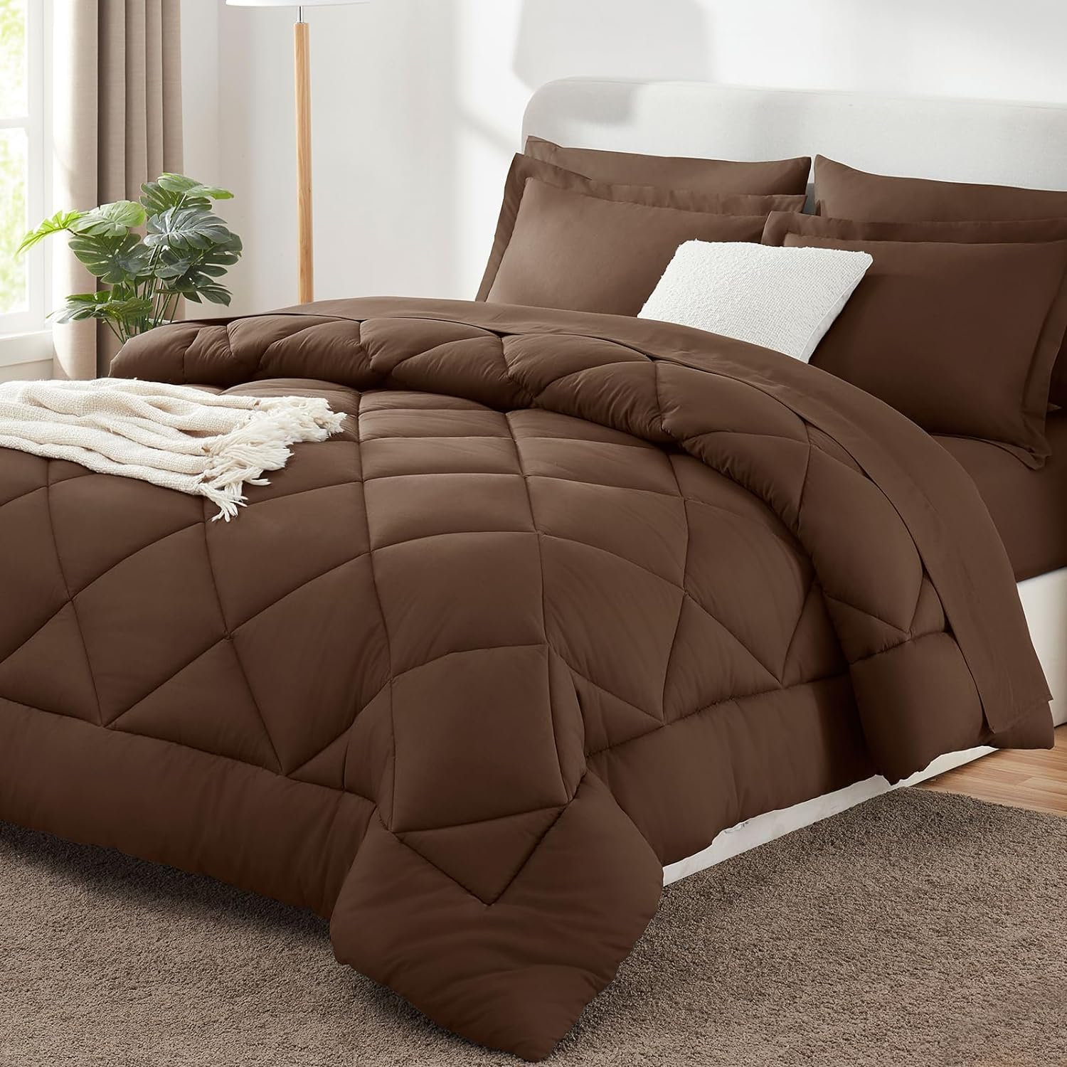 CozyLux Juego de edredón King con sábanas de 7 piezas, ropa de cama en una bolsa, color marrón, para todas las estaciones, con edredón, fundas de