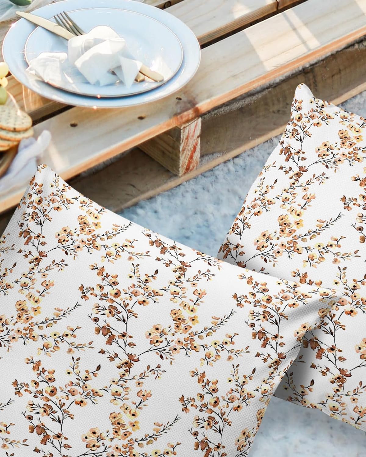 Paquete de 2 fundas de almohada cuadradas de 18 x 18 pulgadas, funda de cojín impermeable con textura floral amarilla y marrón para sofá,