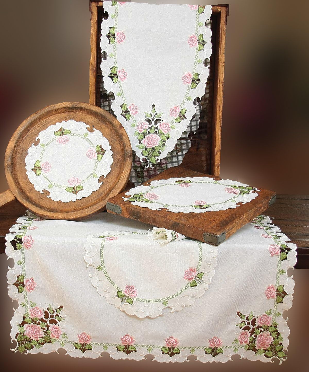 Xia Home Fashions Camino de mesa de primavera bordado de rosas de verano, 16 x 34 pulgadas