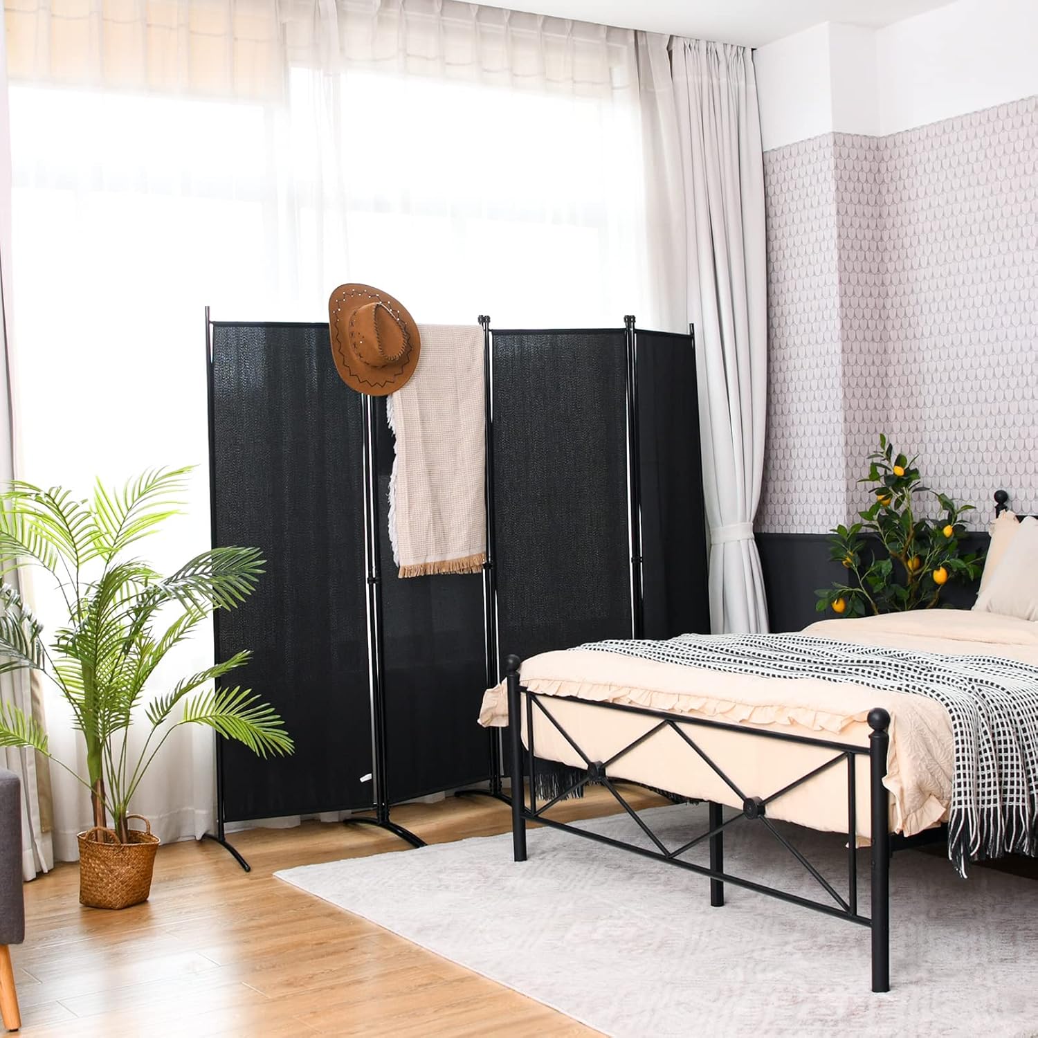 Giantex Divisor de habitación de 4 paneles de 5.6 pies de alto, color negro, pantalla de privacidad plegable portátil ligera, divisor de pared
