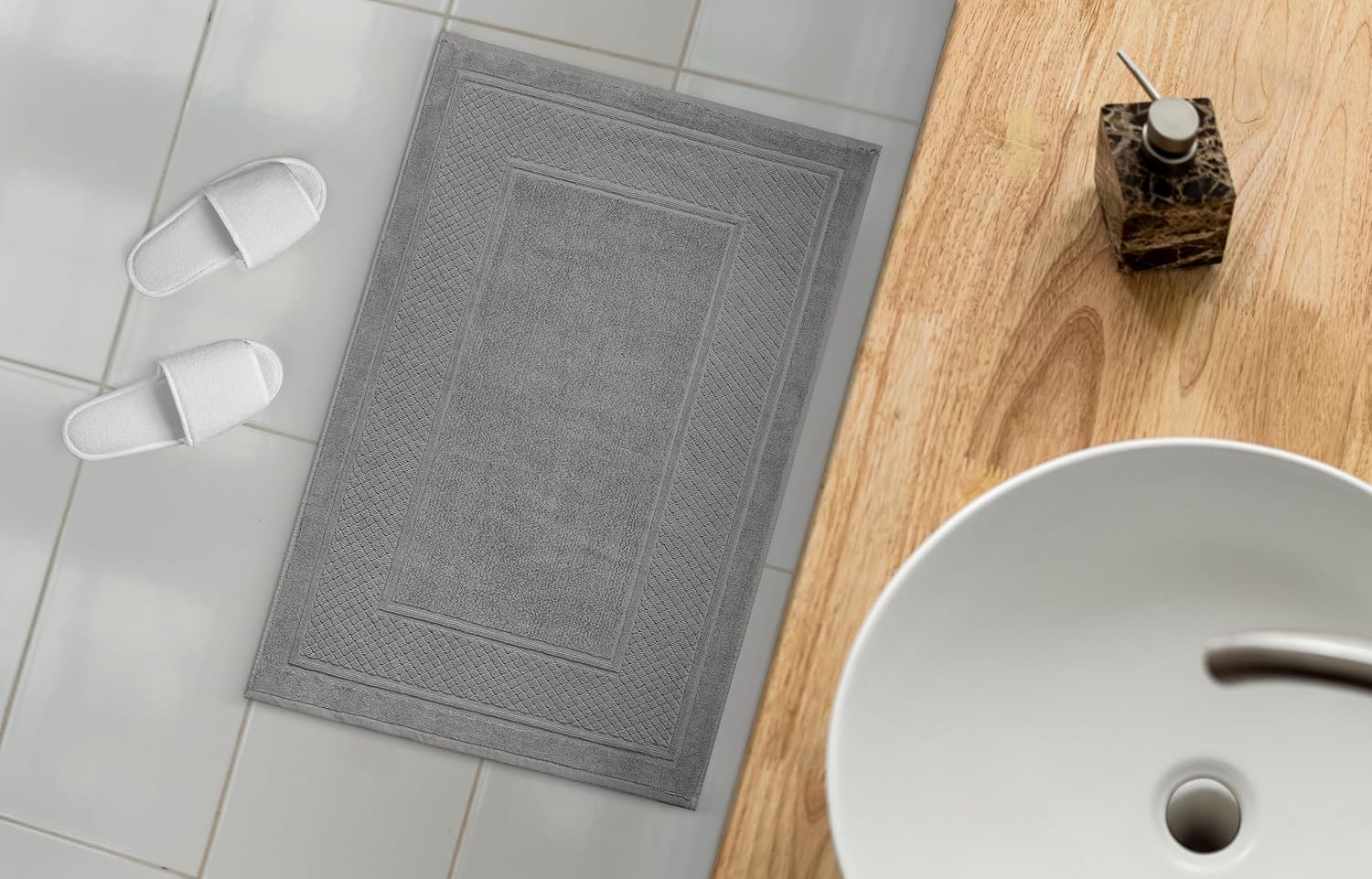 Avalon Towels Juego de 2 tapetes de baño absorbentes de 100 % algodón, de secado rápido, para baños (22 x 34 pulgadas)
