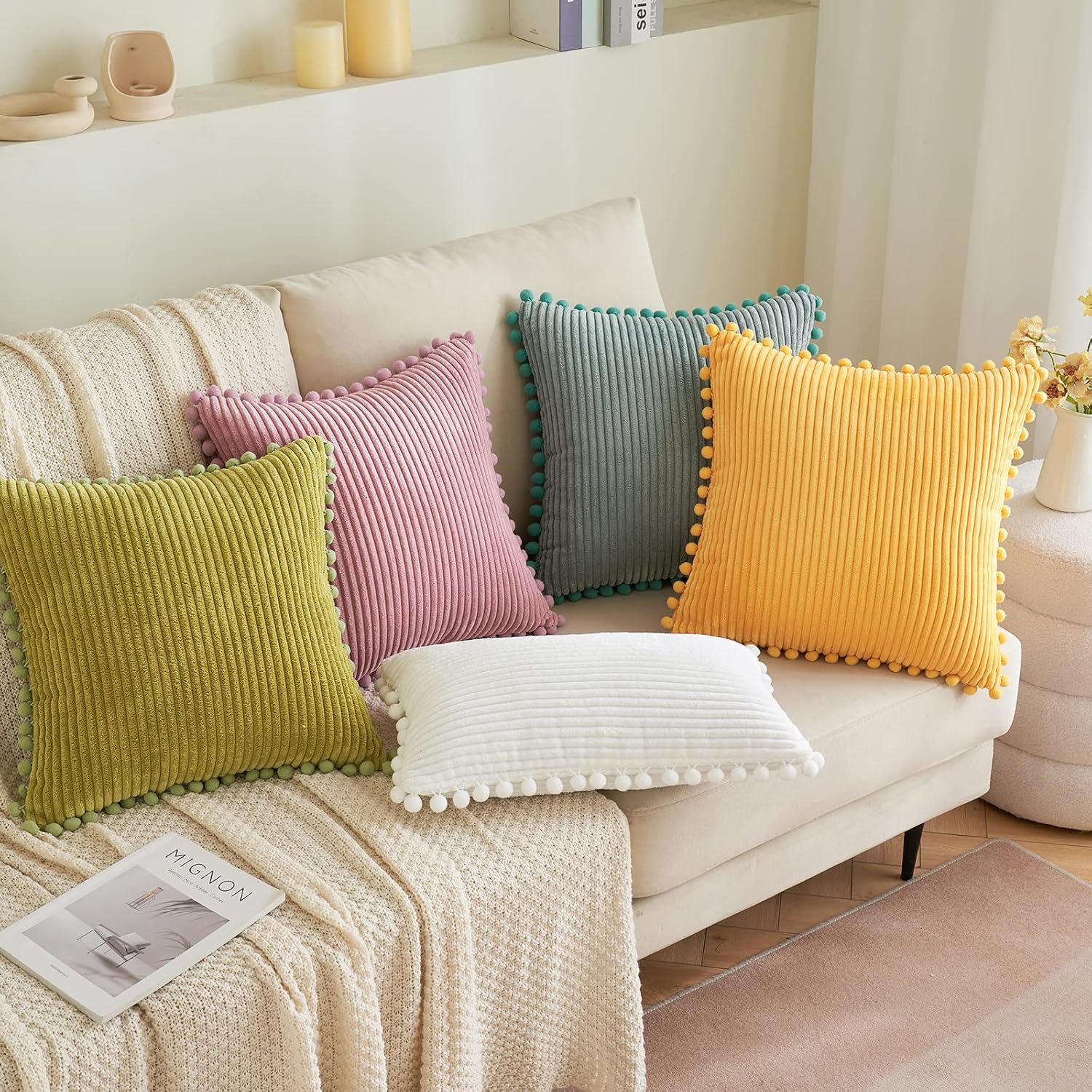 MIULEE Fundas de almohada decorativas bohemias con pompones, fundas de cojín cuadradas de pana suave para sofá, dormitorio, 20 x 20 pulgadas, color