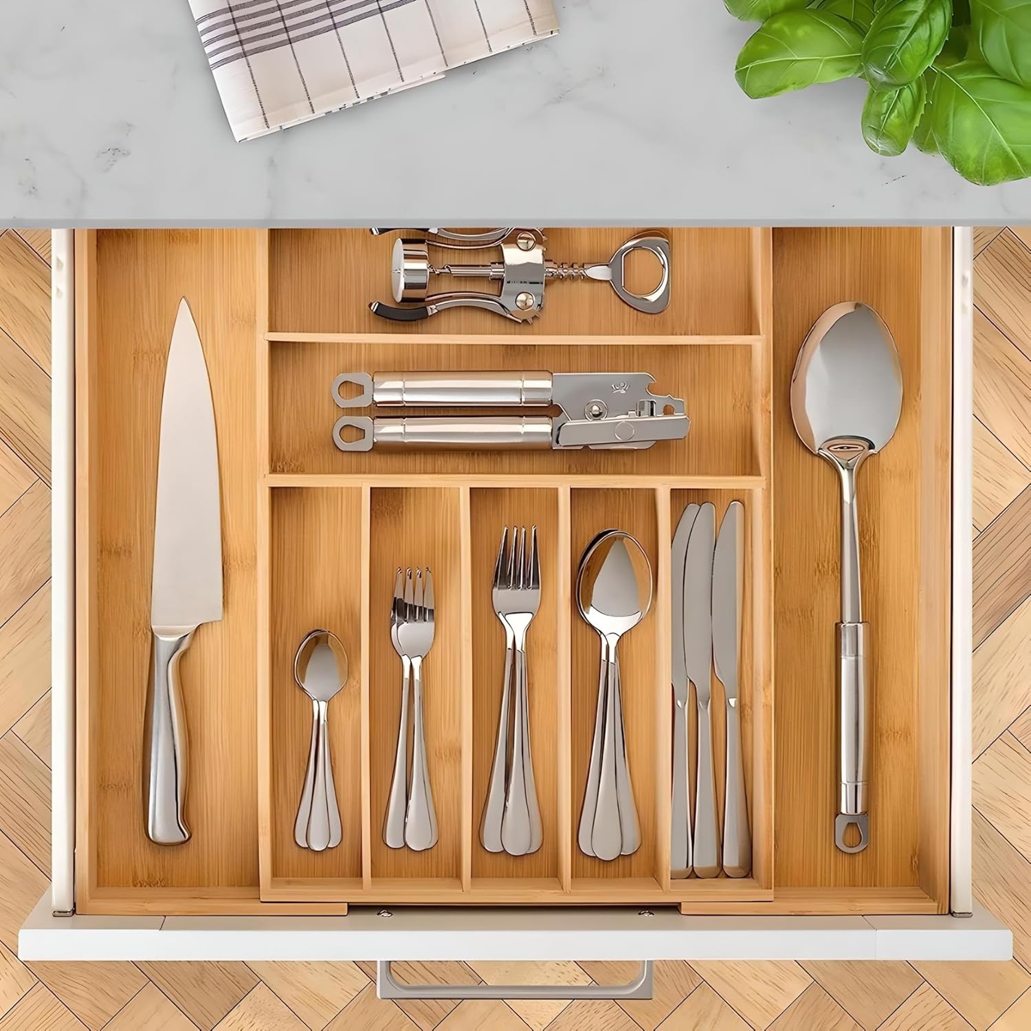 Organizador de cajones de cocina con base reforzada y divisores, organizador de cajones de cubiertos expandible, soporte de utensilios de bambú para