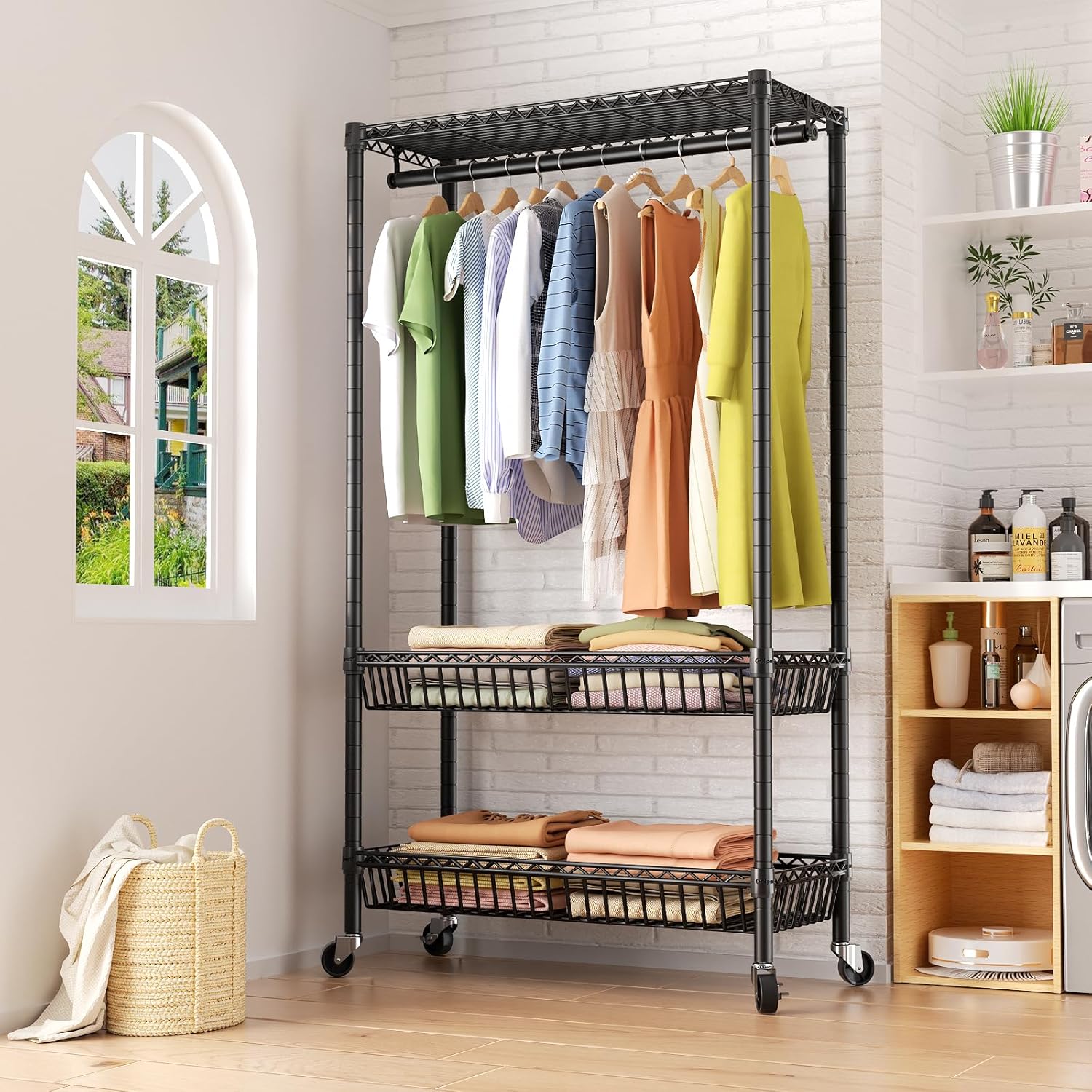 Perchero portátil con ruedas para colgar ropa, perchero de alambre ajustable resistente con cesta y barra de colgador, estante de metal