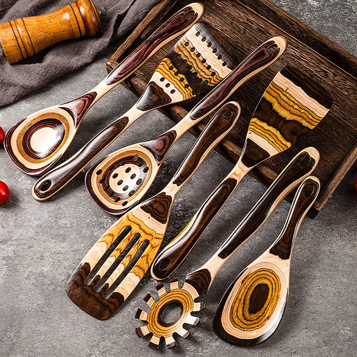 Gudamaye Juego de utensilios de madera de Pakkawood marrón de 7 piezas, resistentes, ecológicos, cuchara de madera para cocinar, utensilio de madera