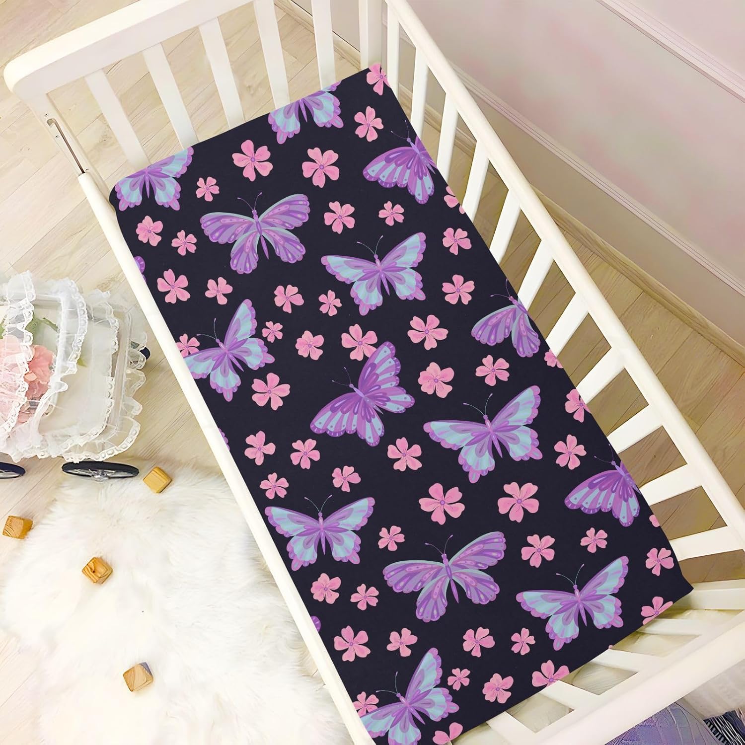 Sábanas bajeras ajustables para cuna, diseño floral, mariposas moradas, portátiles, para bebé y niño, colchón suave y transpirable para cuna de 39 x