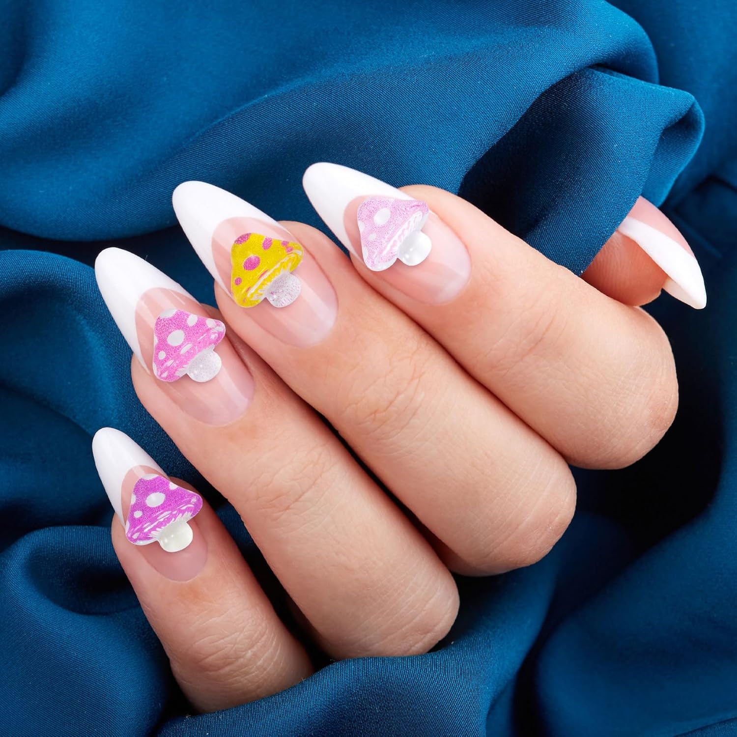 OIIKI – 120 dijes de uñas de hongos en 3D, bonito dije de purpurina para uñas artísticas, decoración de uñas de resina kawaii, diamantes de
