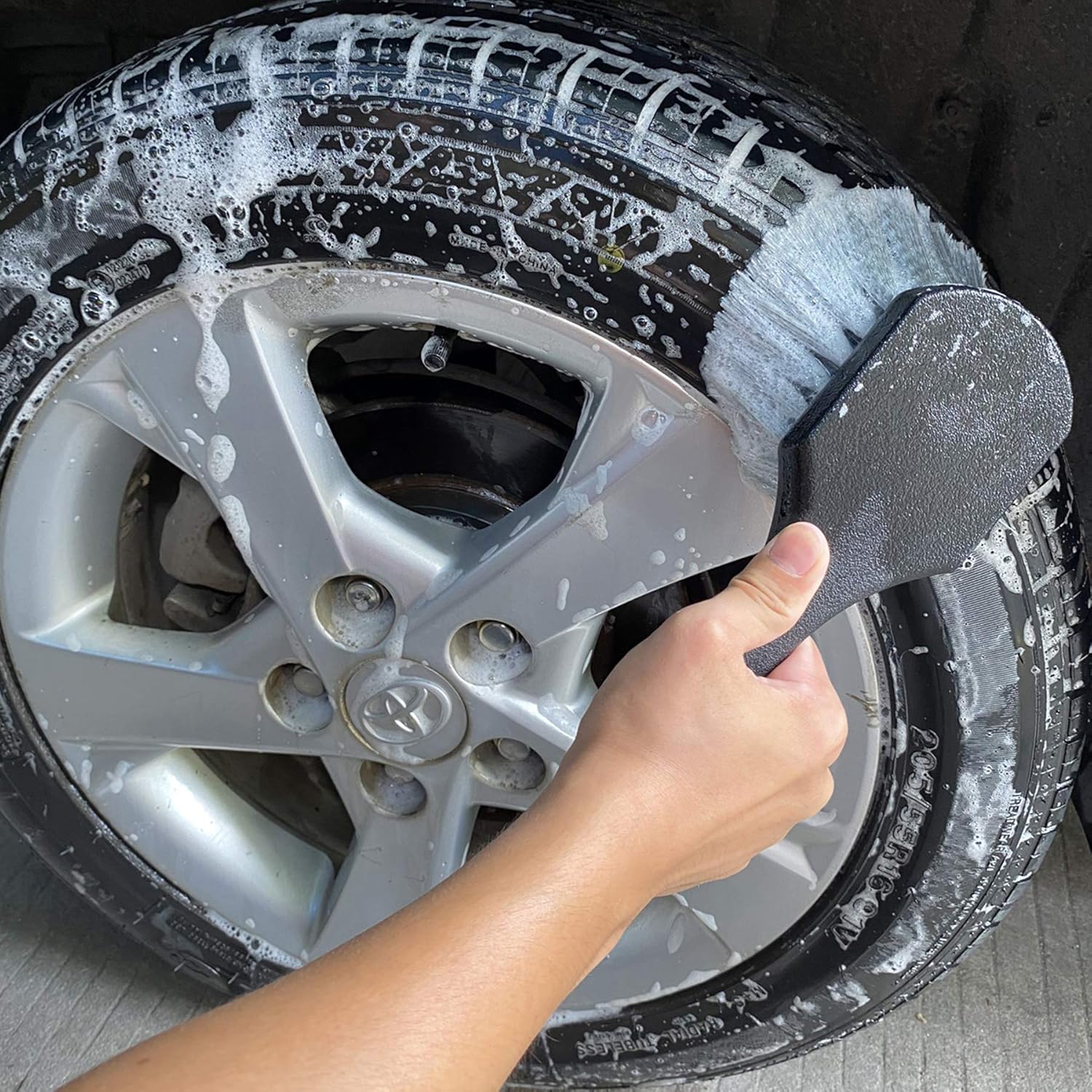 Cepillo para llantas y neumáticos para llantas de automóvil, cepillo de cerdas suaves, limpia neumáticos y libera suciedad y mugre de carretera,