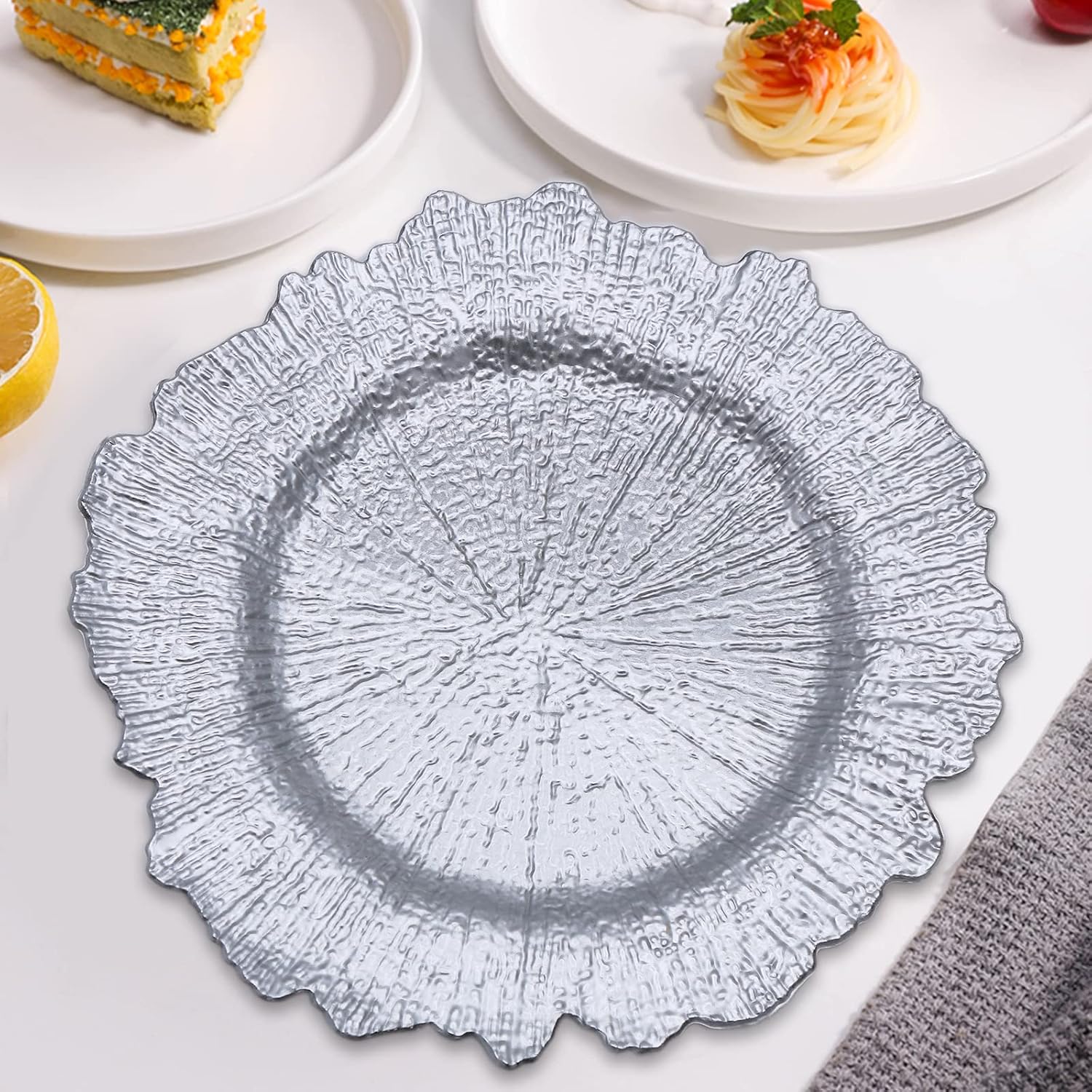 Silver Reef – Juego de 10 platos de carga florales de plástico de 13 pulgadas, para boda, cena, boda, fiesta, evento, decoración (arrecife plateado