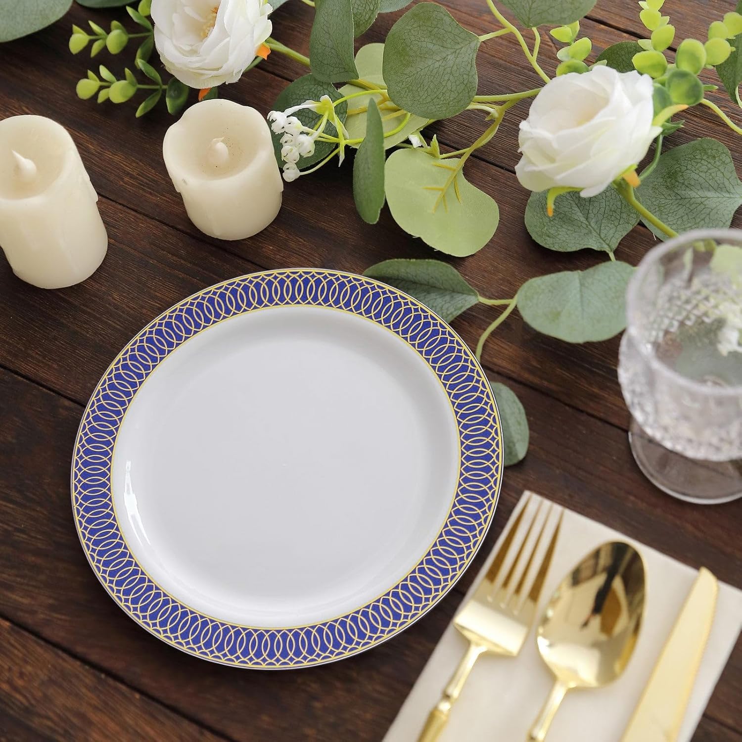 Efavormart – Paquete de 10 platos de postre de plástico blanco con borde en espiral azul marino dorado, platos redondos desechables de 7 pulgadas