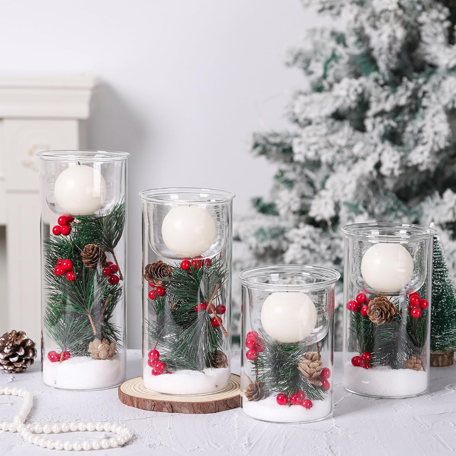 4 portavelas de cristal de Navidad con conos de pino de bayas rojas artificiales, centros de mesa de Navidad para decoración de mesas, manto (sin