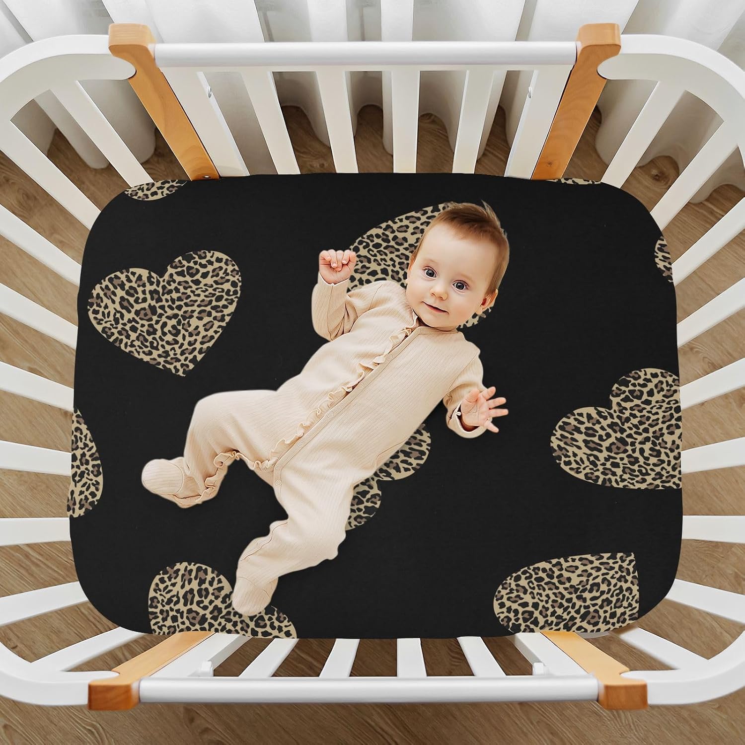 Love Hearts – Sábanas de cuna con patrón de leopardo para niños y niñas, sábanas bajeras para cuna de bebé, suaves y transpirables, sábanas pequeñas