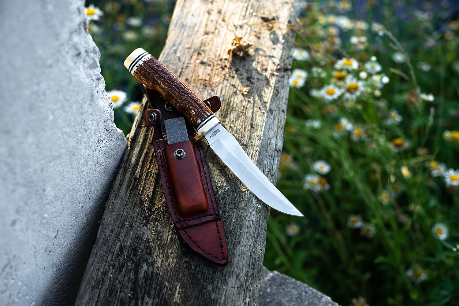 Uncle Henry 153UH – Cuchillo de punta dorada de próxima generación con hoja fija SS de alto carbono de 5 pulgadas, mango de estaglón, piedra