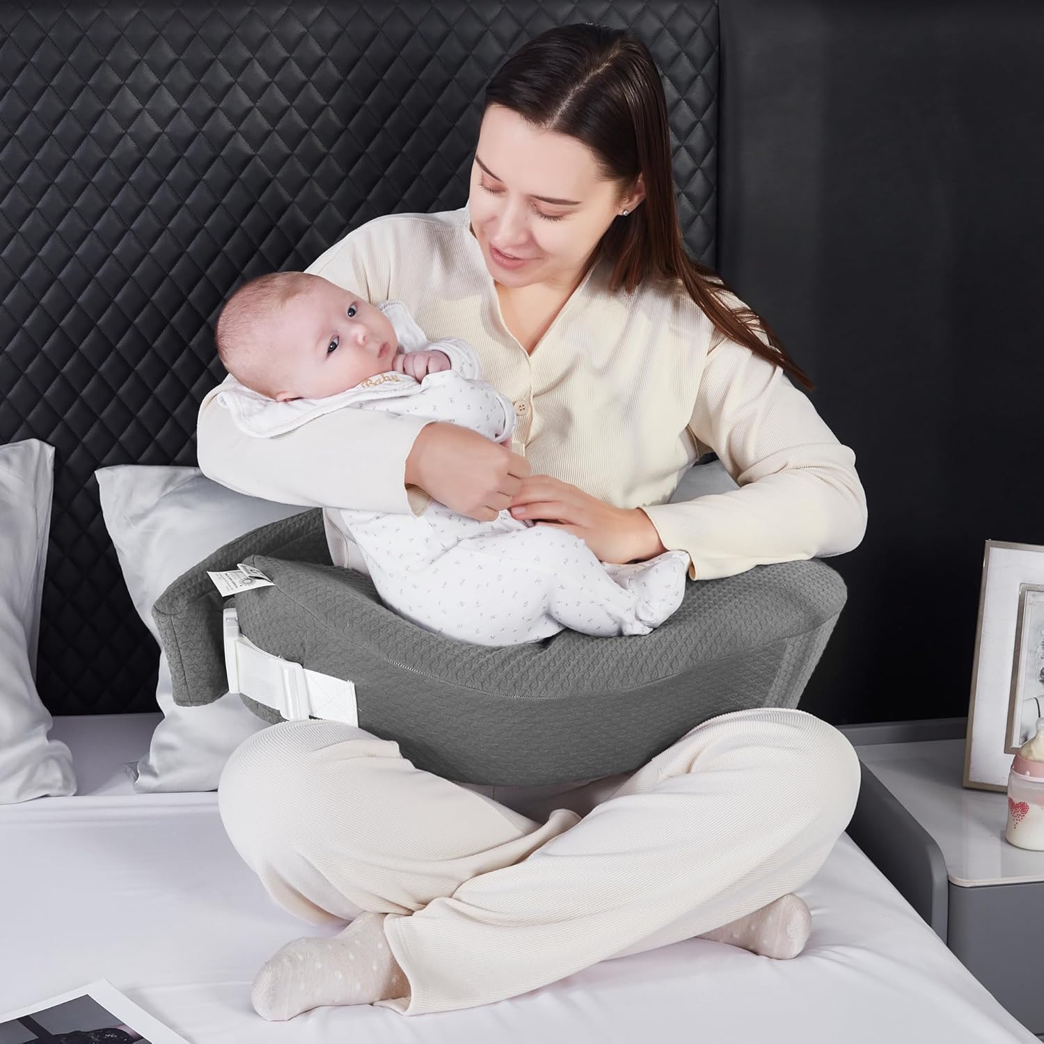 Almohada de lactancia – Deluxe Original para lactancia materna, alimentación con biberón, soporte ergonómico esencial para mamá y bebé – Correa