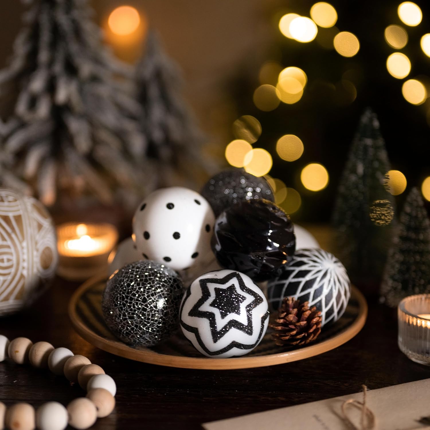 Valery Madelyn Juego de adornos de bolas de Navidad inastillables, 30 unidades, blanco y negro, 2.36 pulgadas, decoraciones modernas para colgar