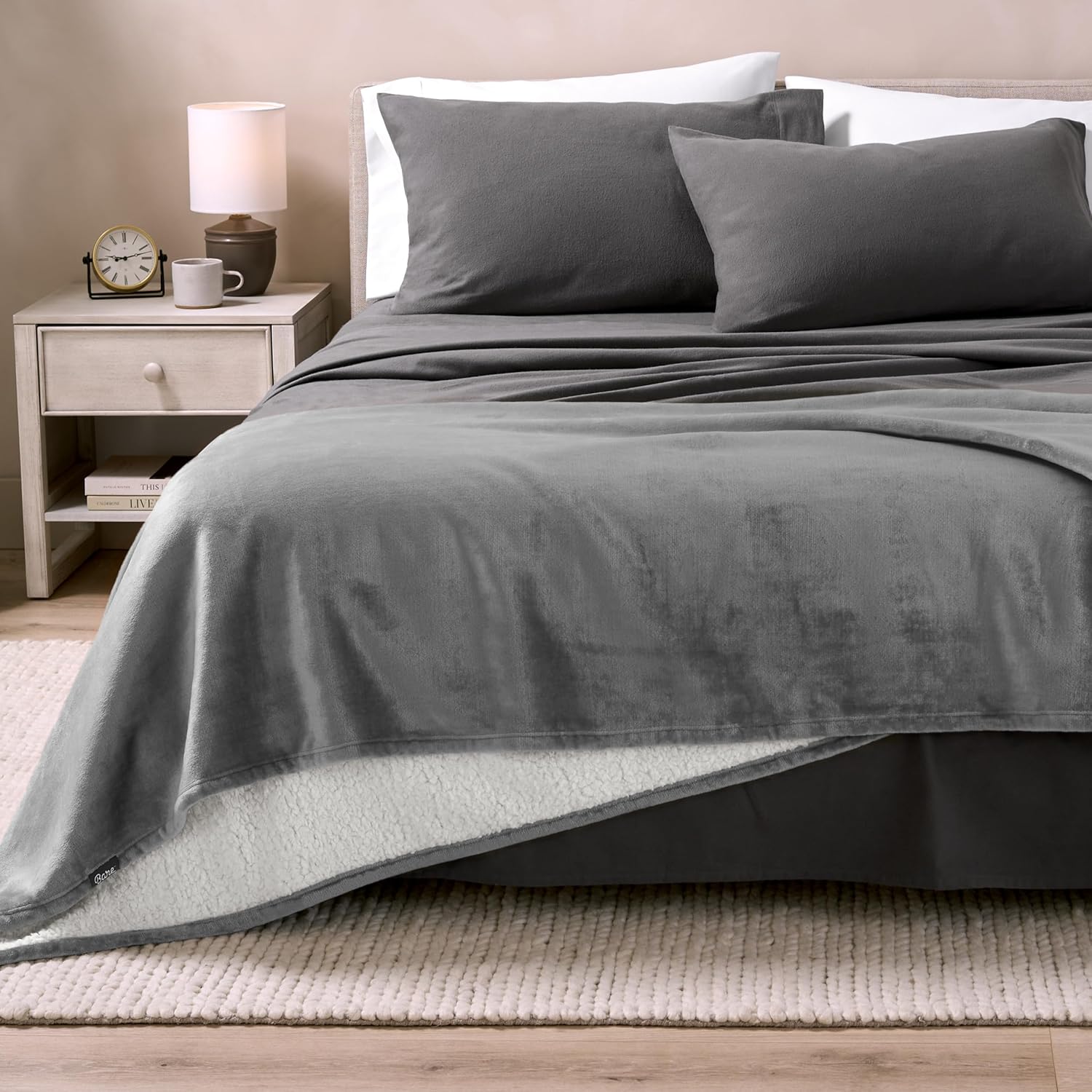 Bare Home Manta sherpa