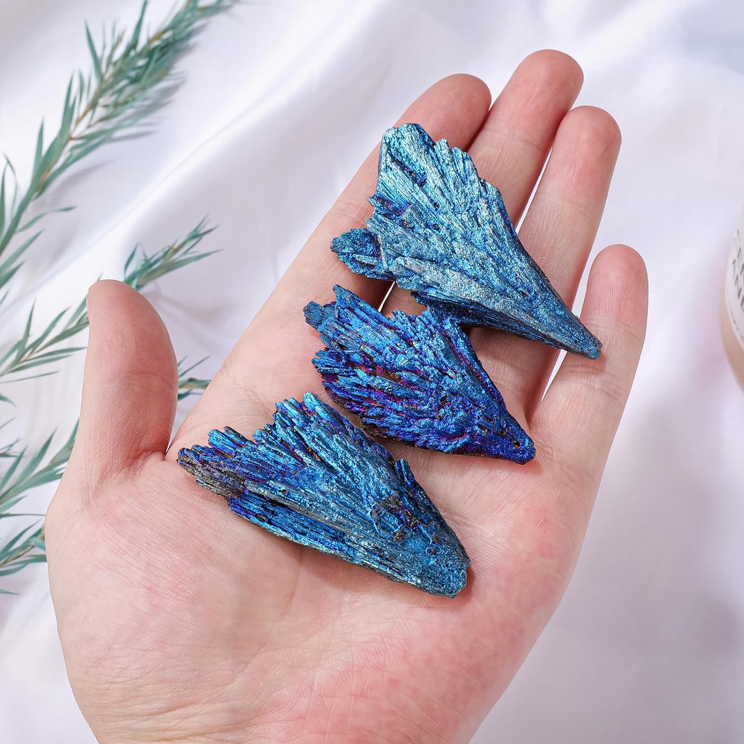 Natural Healing Black Tourmaline Raw Stone 2PCS Electroplate Blue Flame Irregular Forma de Pluma Protección Purificación Meditación Eliminación