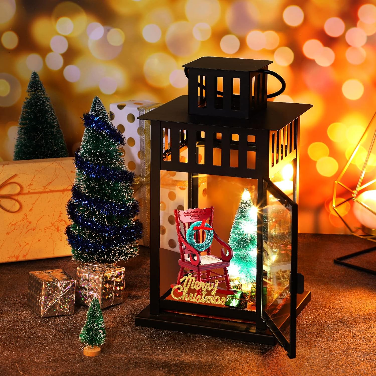Juego de 9 linternas navideñas de memoria, incluye sillas de modelo de Navidad a escala 112, árbol de Navidad, cajas de regalo, corona multicolor