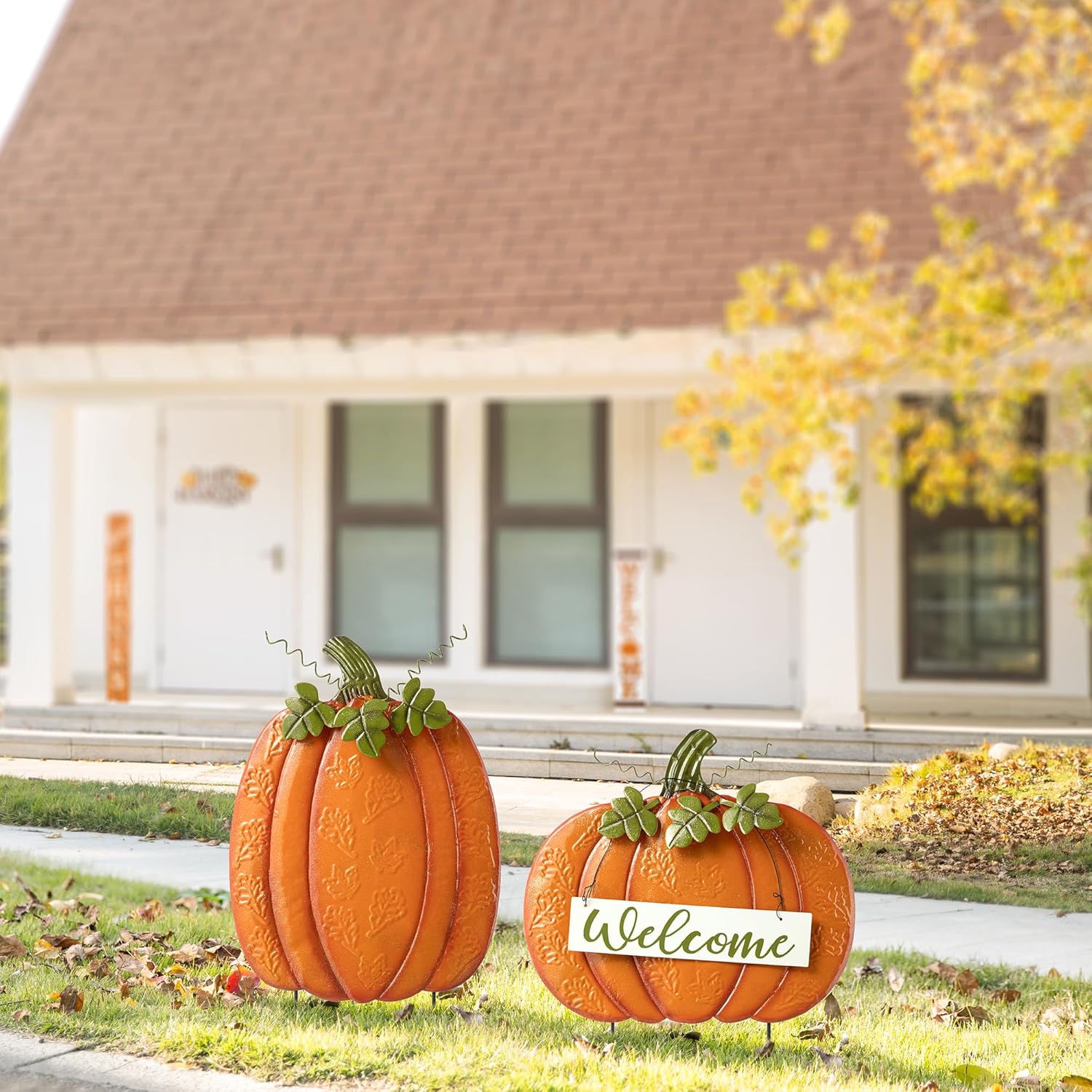 Glitzhome Juego de 2 estacas de jardín para decoración de otoño, juego de 2 letreros grandes de calabaza de metal de otoño para patio, calabaza