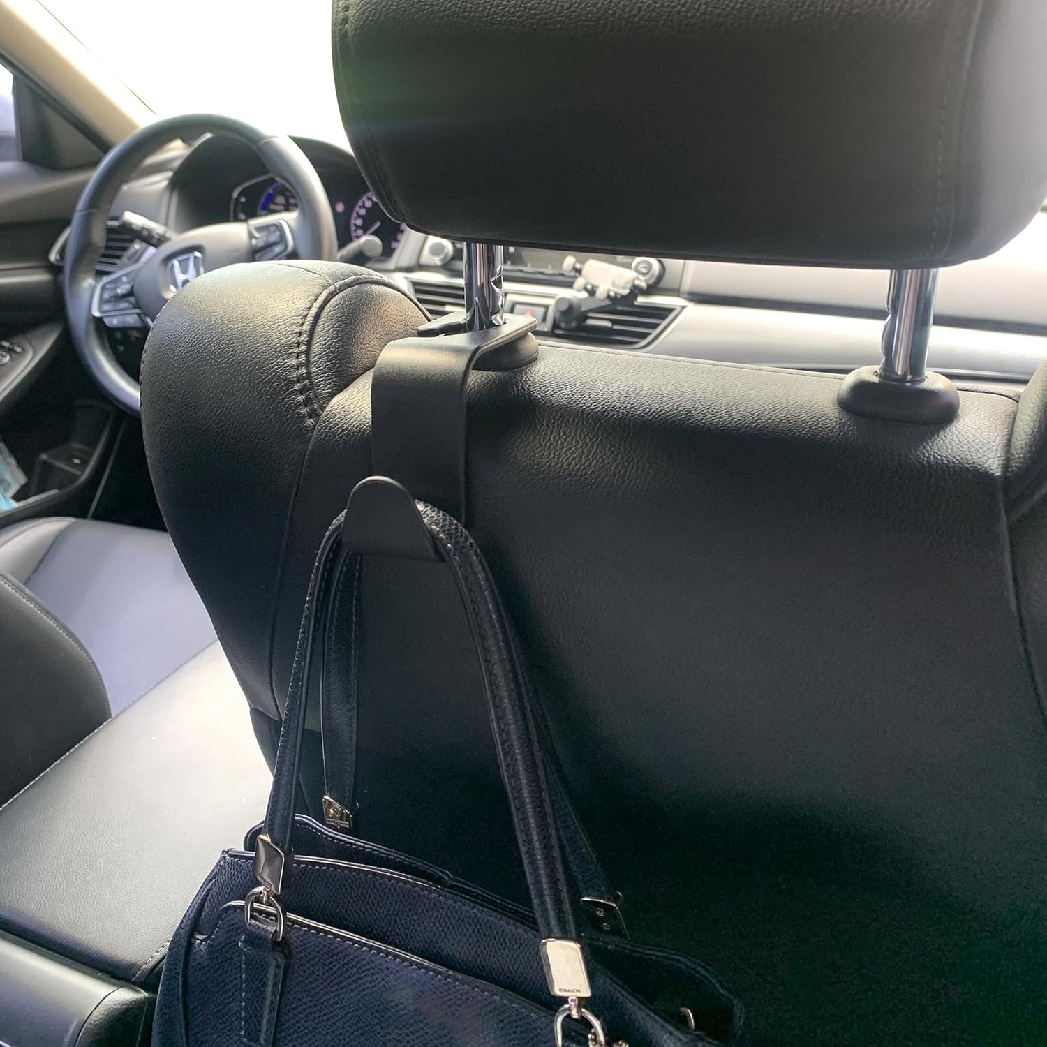 Ginsco Portavasos de basura para automóvil, paquete de 2 mini con tapa, accesorios para interior, auto pequeño a prueba de fugas, ganchos ABS