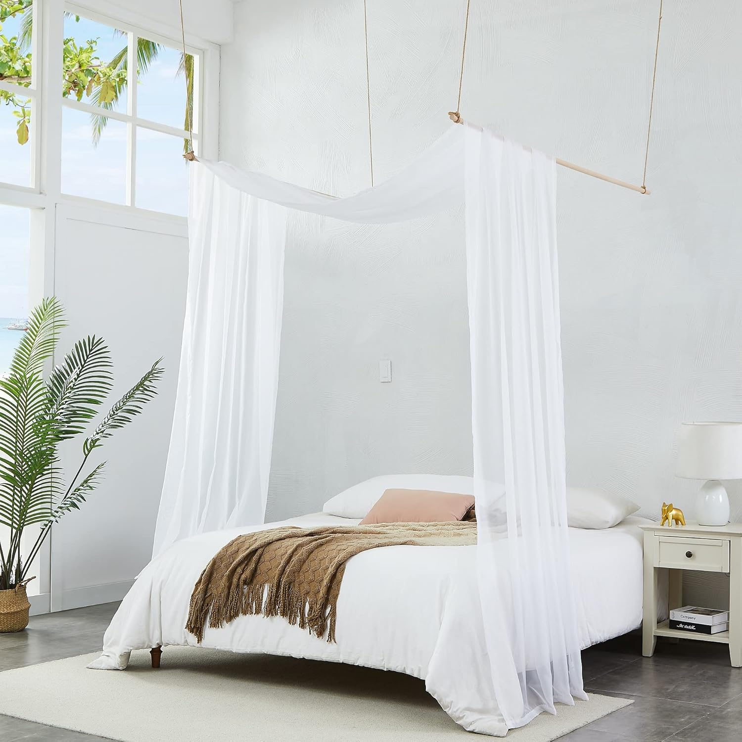 Warm Home Designs Cortinas blancas con dosel de cama de 55 x 288 pulgadas. Nuestras cortinas de cama con dosel King funcionan muy bien como toldo