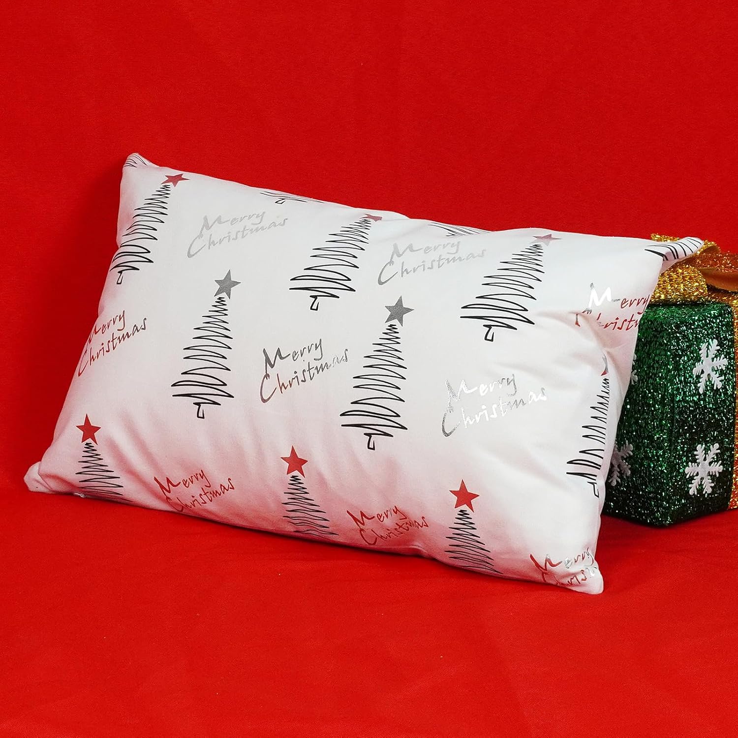 Juego de 2 fundas de almohada decorativas de Navidad de 12 x 20 pulgadas, color blanco y plateado, decoración de invierno, adornos de árboles de