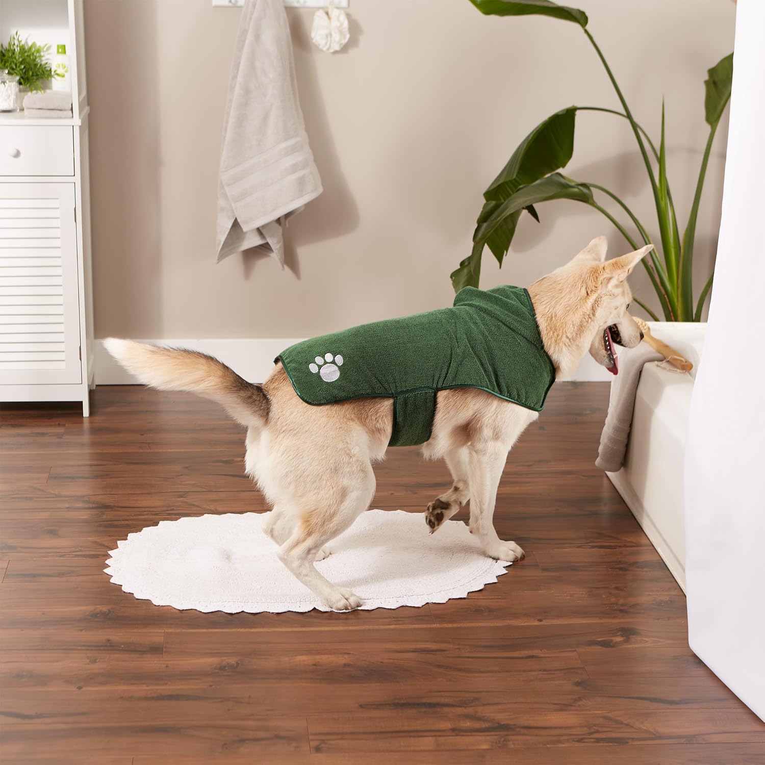 Bone Dry Pet Robe Collection – Bata de baño de microfibra absorbente bordada con cierre ajustable, para perros y gatos, talla L, color verde cazador