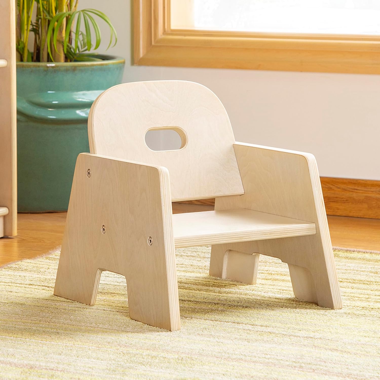 Guidecraft Sillas apilables de madera para niños pequeños (juego de 2) altura del asiento de 5 pulgadas  Silla preescolar fácil de apilar  Madera