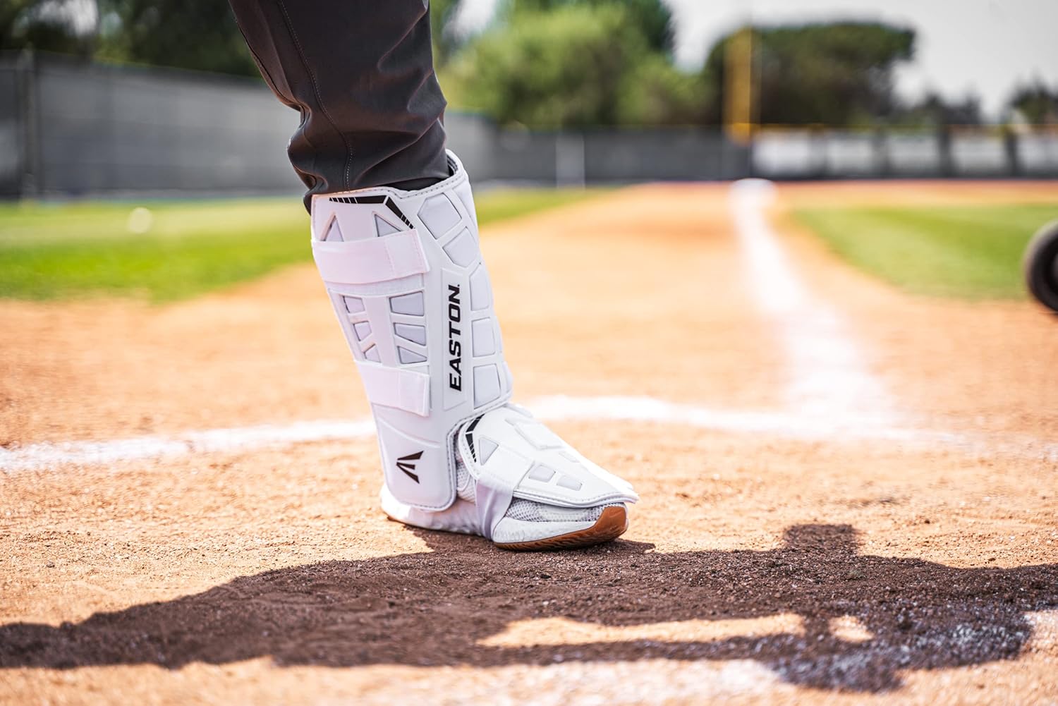 Easton  Protector protector de piernas  Béisbol y sóftbol  Opciones para adultos y jóvenes  Opciones de pierna derecha e izquierda  Varios colores