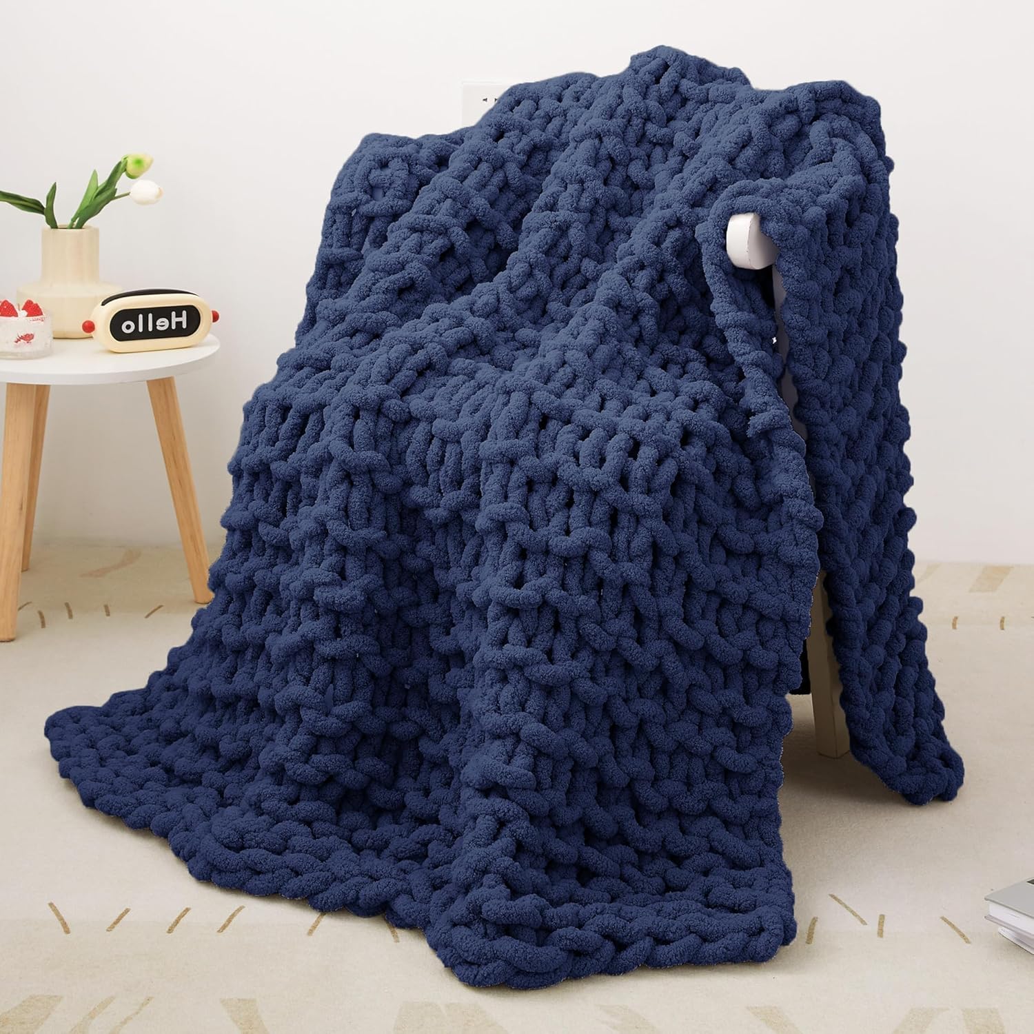 Mooreeke Manta de punto grueso de 40 x 50 pulgadas, suave, lavable, acogedora, hecha a mano con hilo de chenilla jumbo para sofá, cama, sofá y