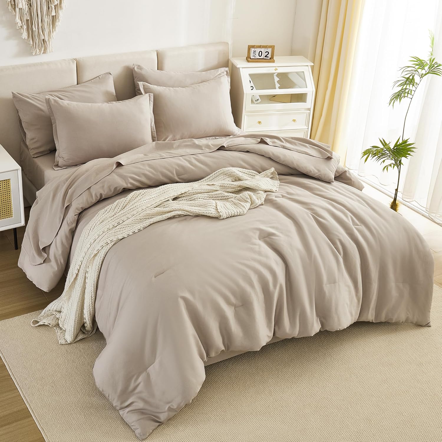 Litanika Juego de edredón tamaño matrimonial, color avena, 7 piezas, ropa de cama en una bolsa, juego de ropa de cama ligero y liso con edredón,