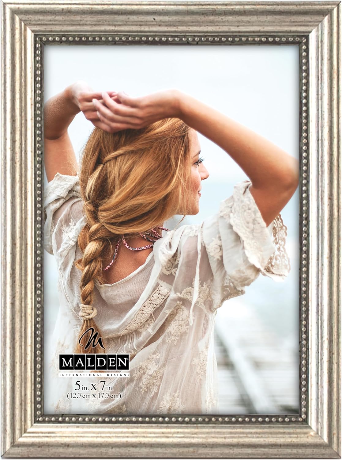 Malden International Designs – Marco de fotos clásico de madera, 5 x 7 pulgadas, color plateado